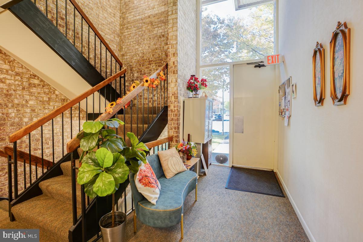 LEISURE WORLD - Residential