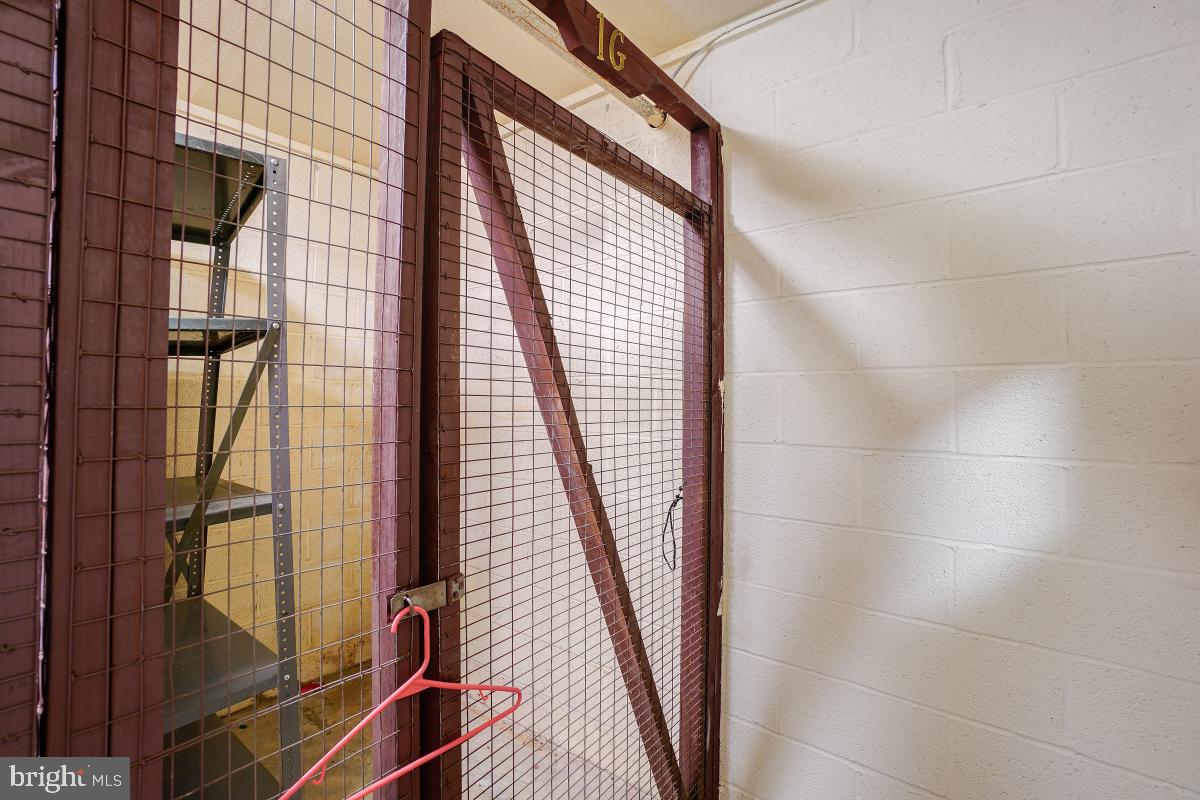 LEISURE WORLD - Residential