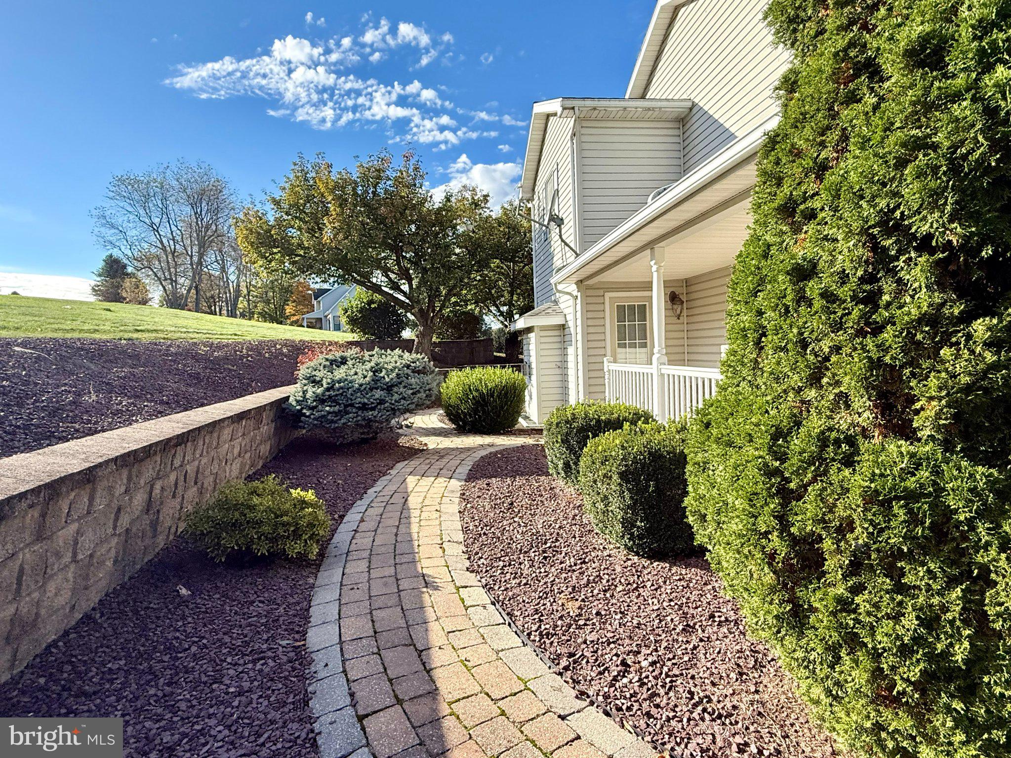 40 RIDGEWOOD DRIVE