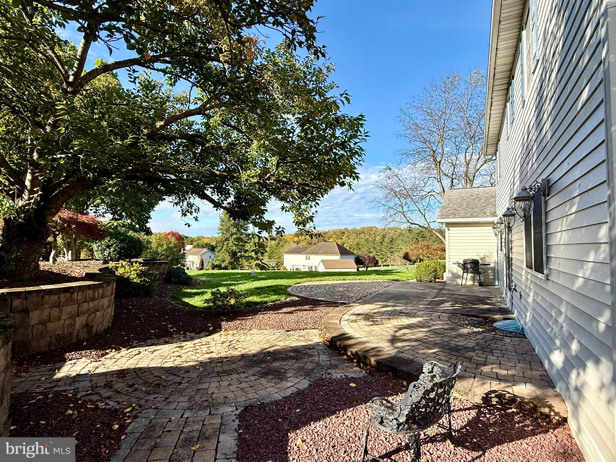40 RIDGEWOOD DRIVE