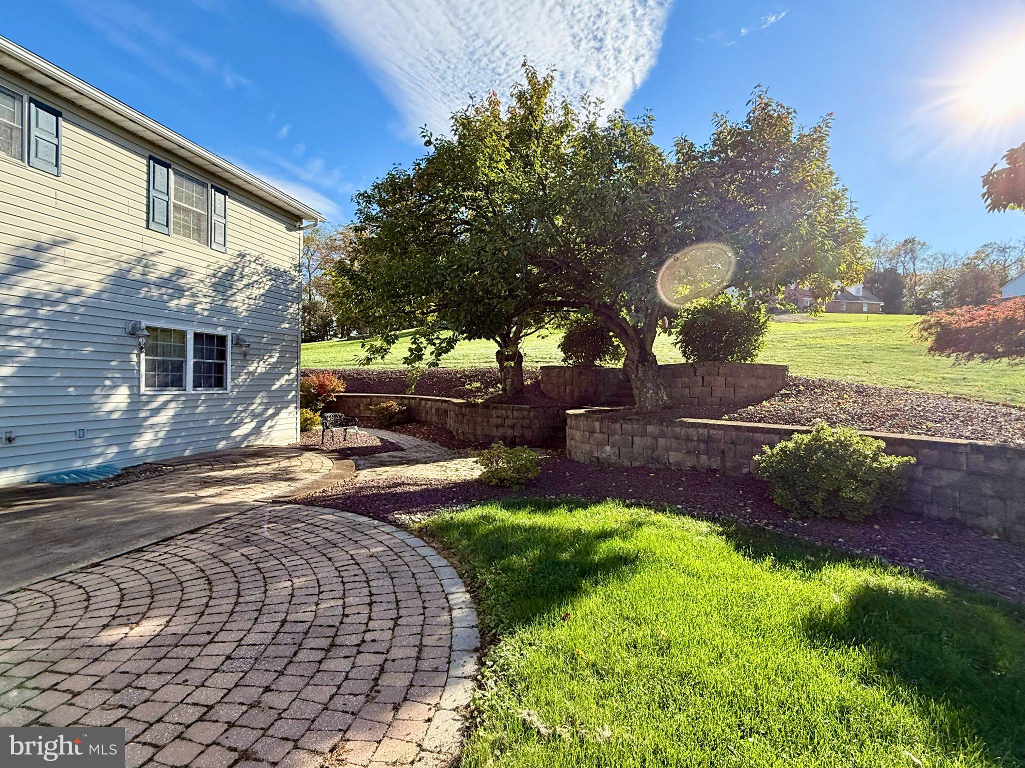 40 RIDGEWOOD DRIVE