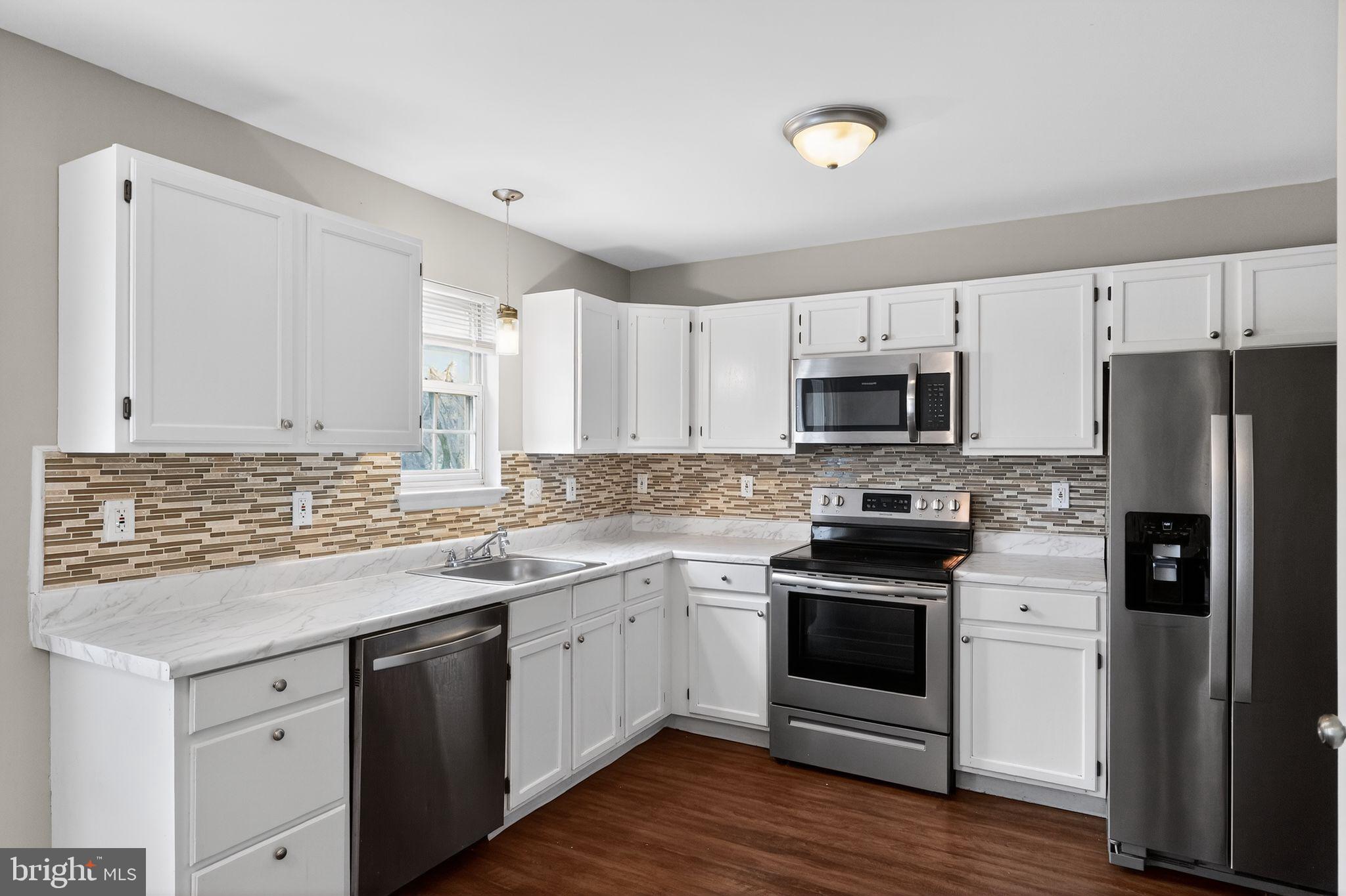 HUNTERS RUN VILLAGE - Residential