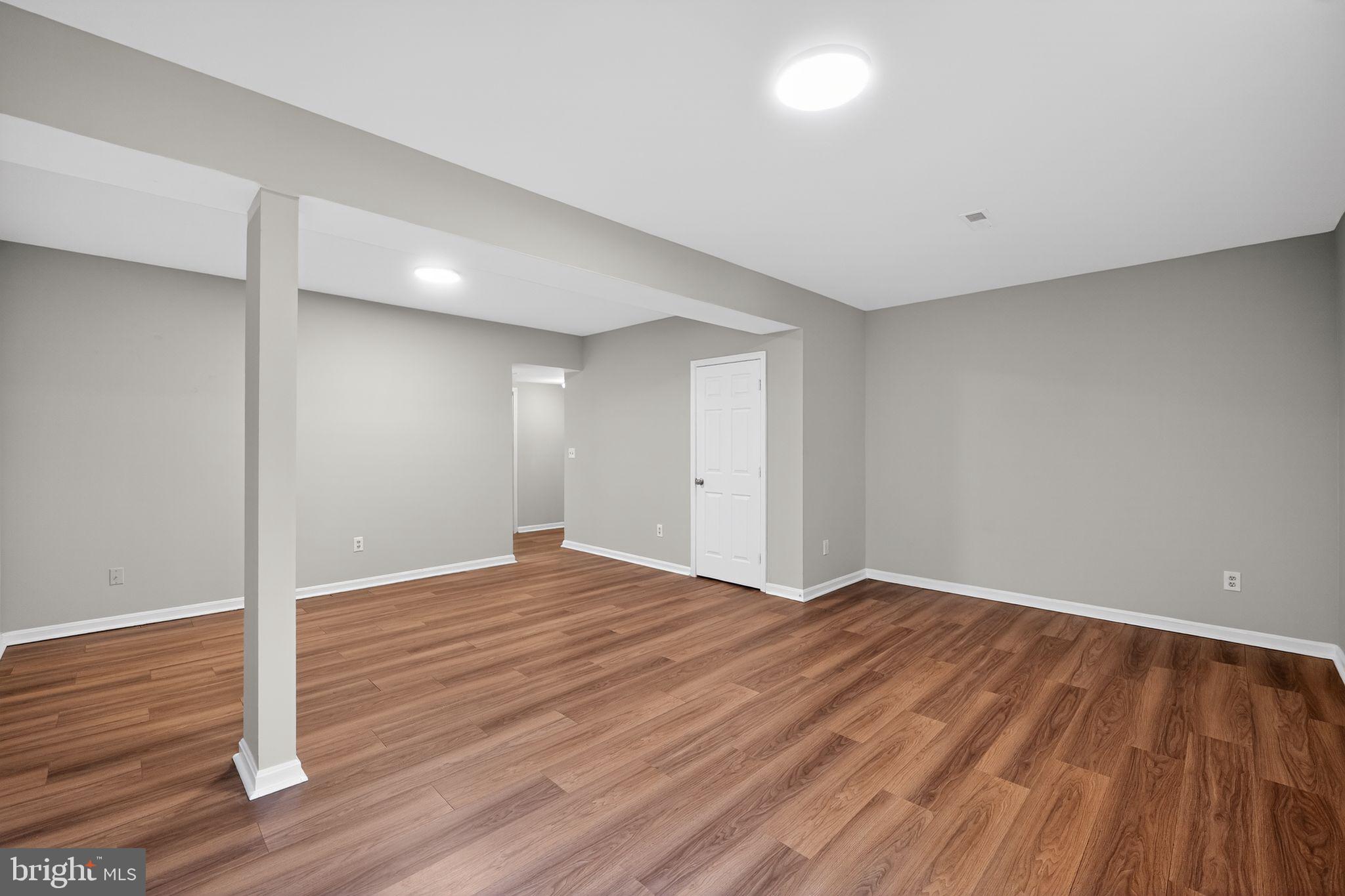 HUNTERS RUN VILLAGE - Residential