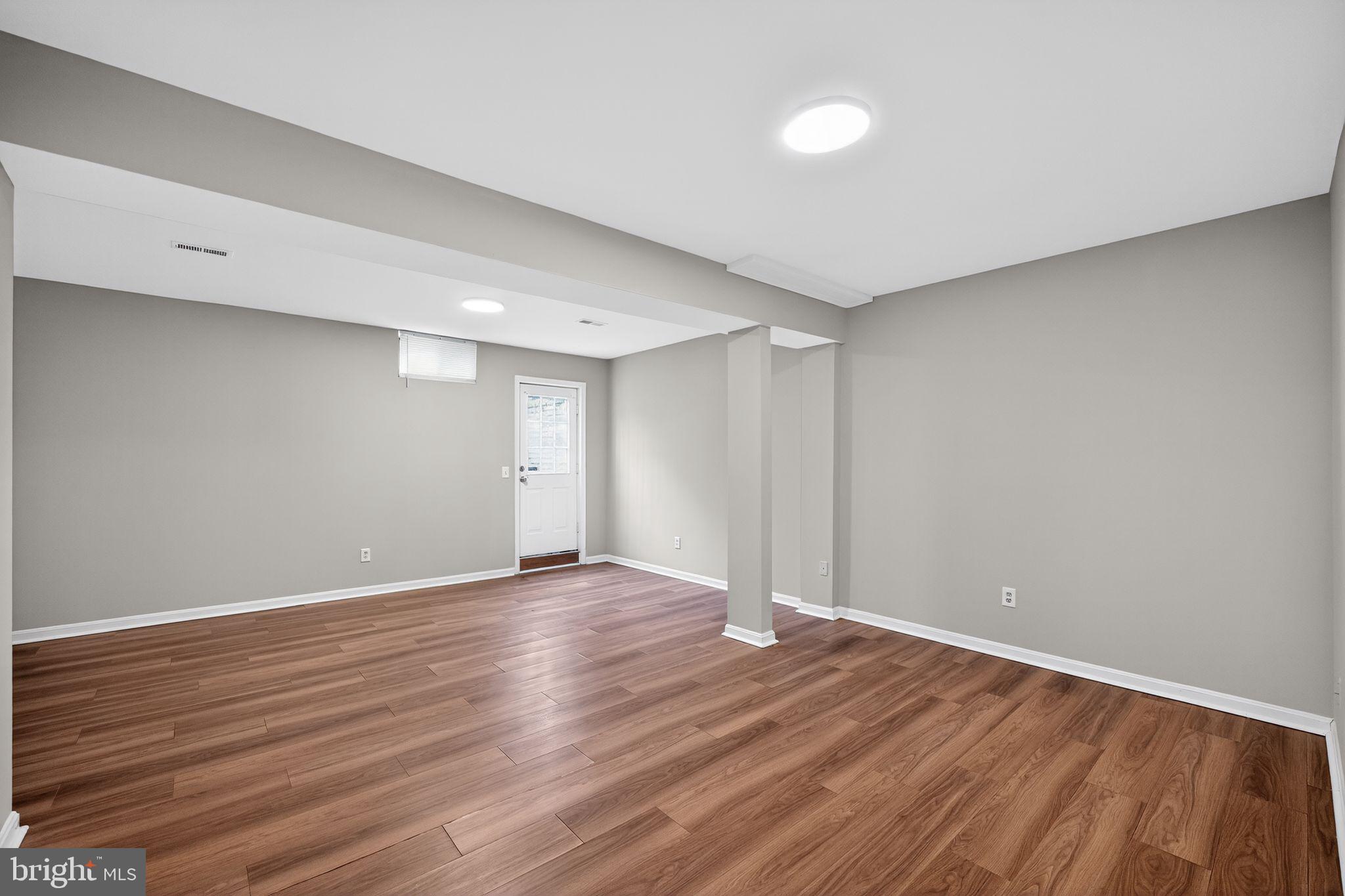 HUNTERS RUN VILLAGE - Residential