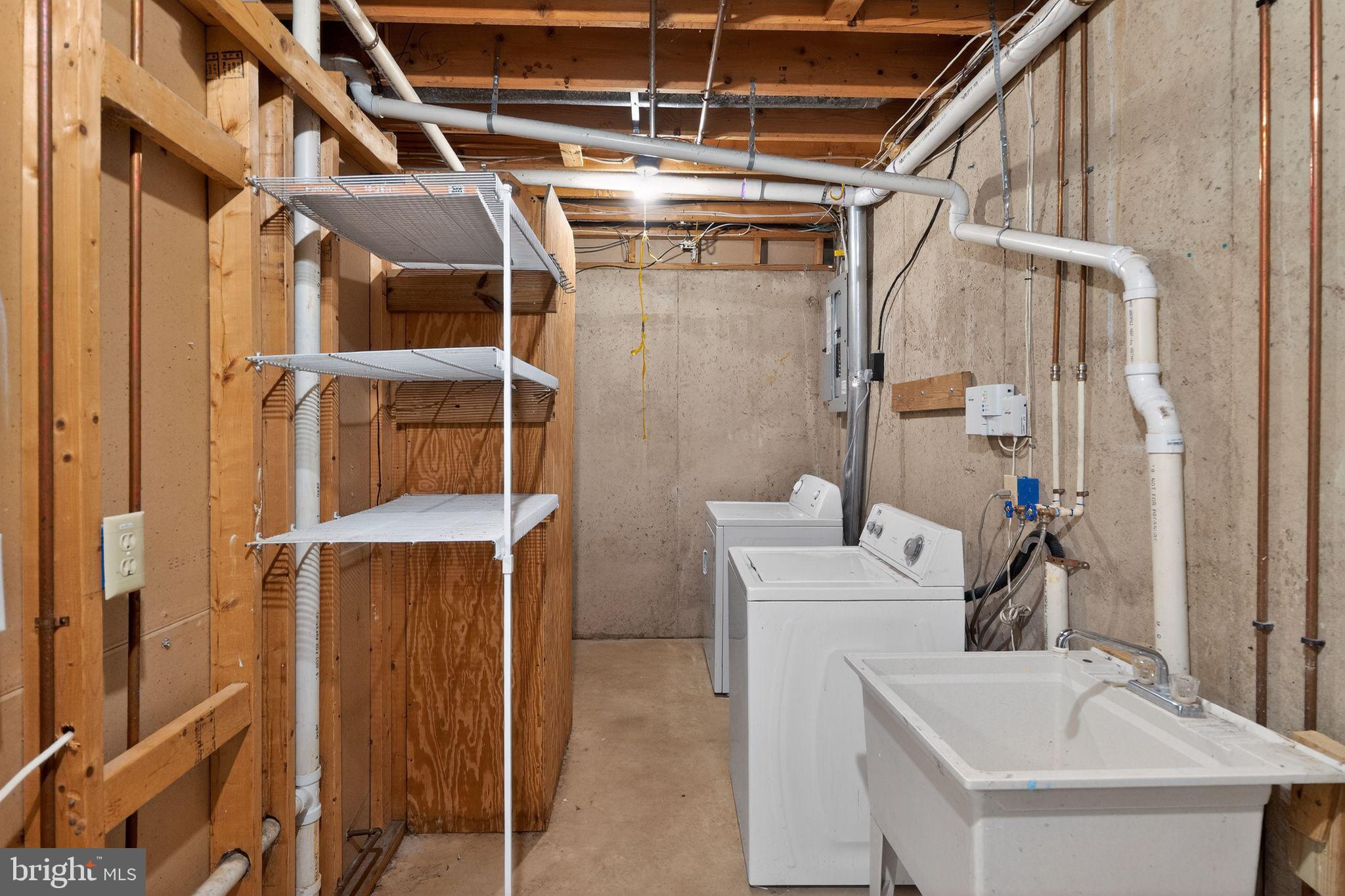 HUNTERS RUN VILLAGE - Residential