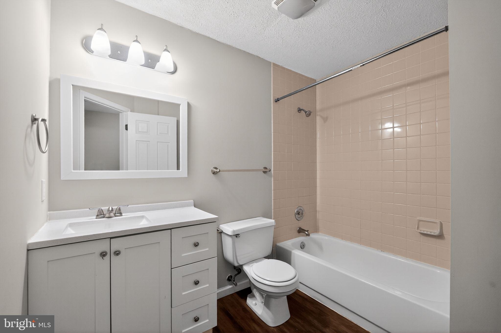 HUNTERS RUN VILLAGE - Residential