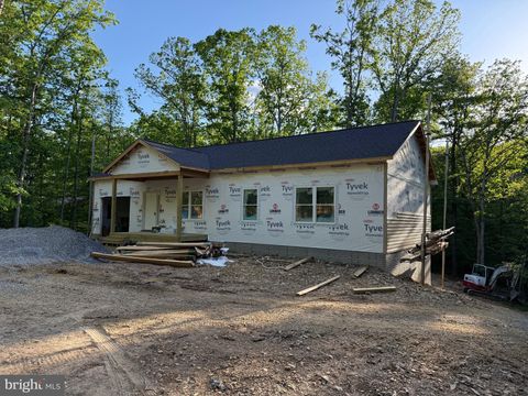 Homes For Sale - 523 Oak Hill Road<br/> BERKELEY SPRINGS, WV 25411
