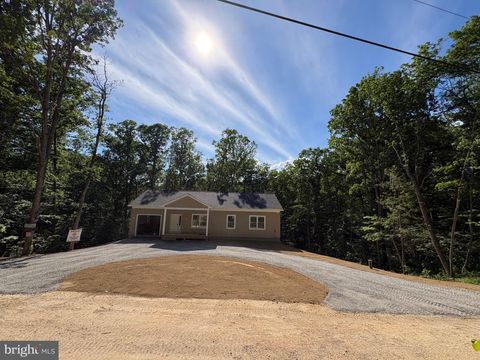 Homes For Sale - 523 Oak Hill Road<br/> BERKELEY SPRINGS, WV 25411