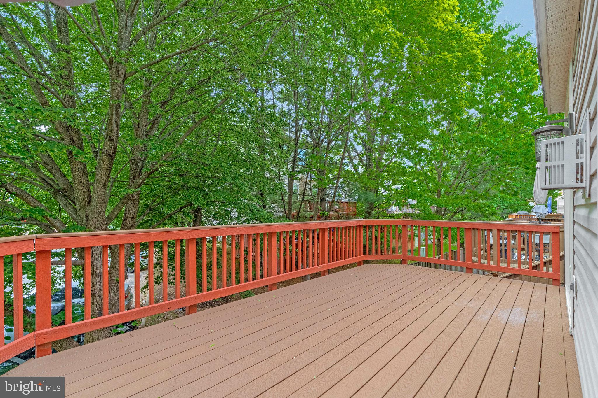 FAIR LAKES COURT - Residential