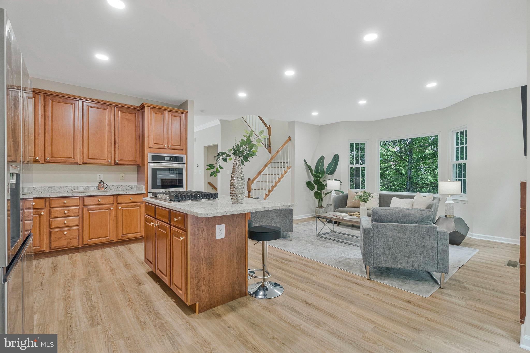 FAIR LAKES COURT - Residential