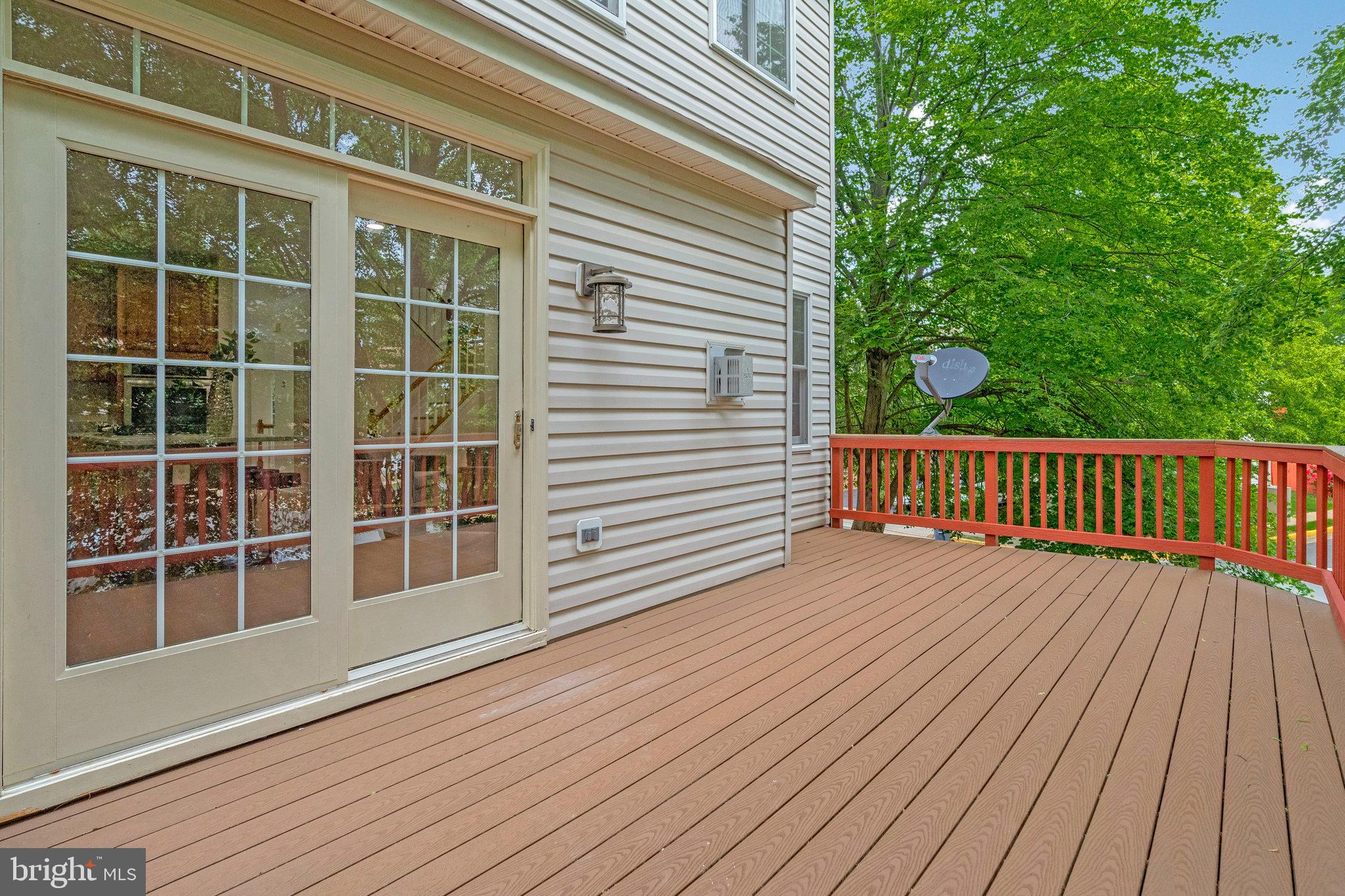 FAIR LAKES COURT - Residential