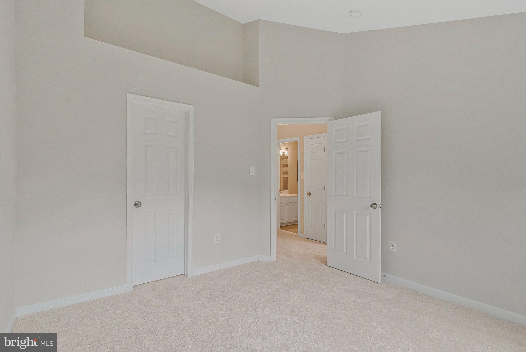 FAIR LAKES COURT - Residential