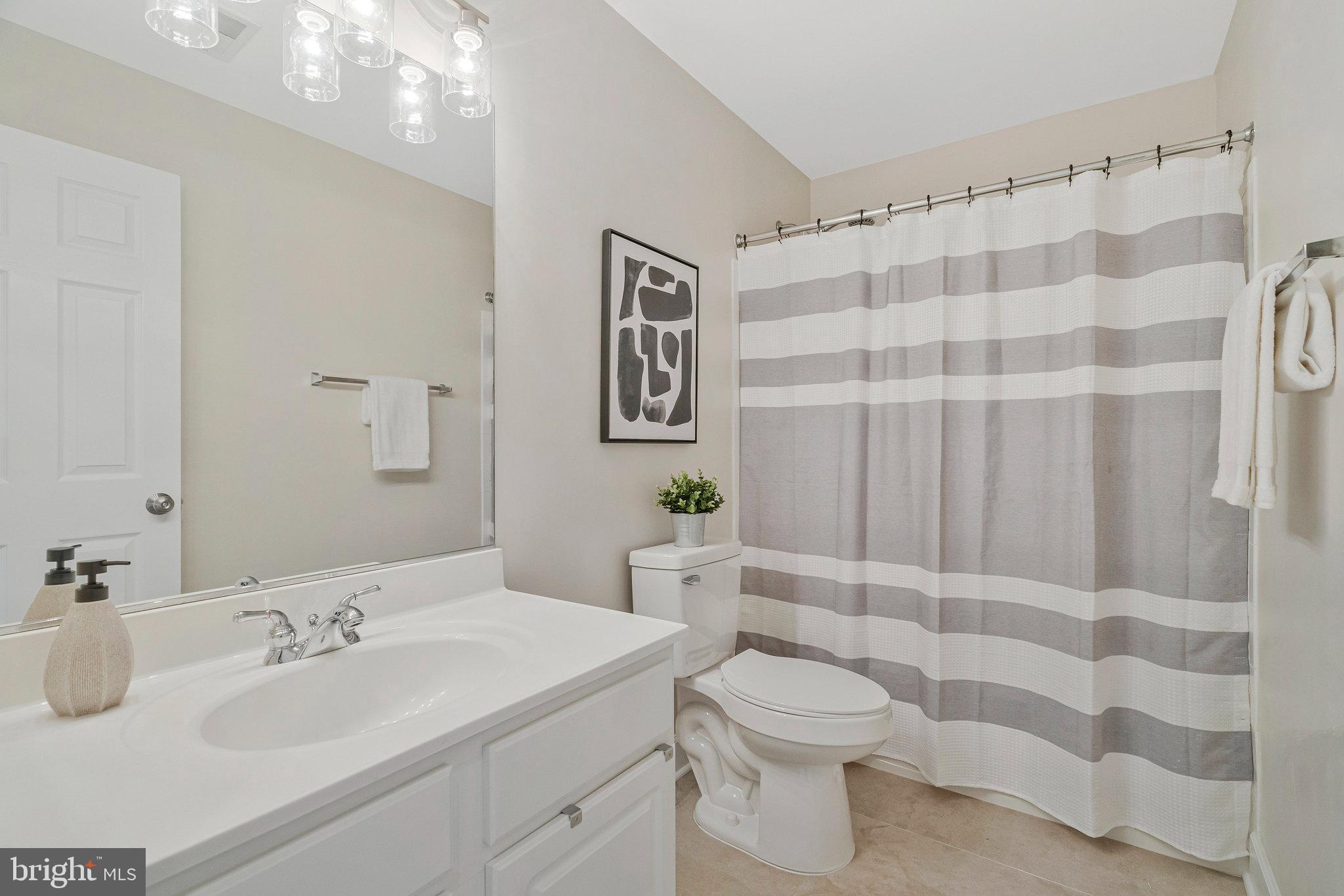 FAIR LAKES COURT - Residential