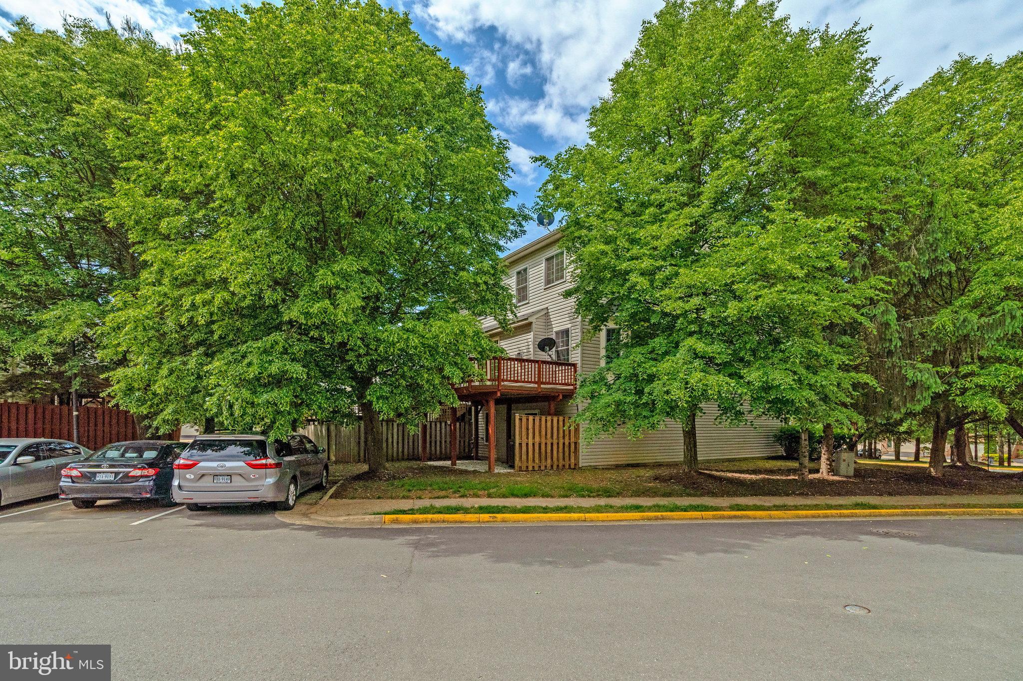 FAIR LAKES COURT - Residential