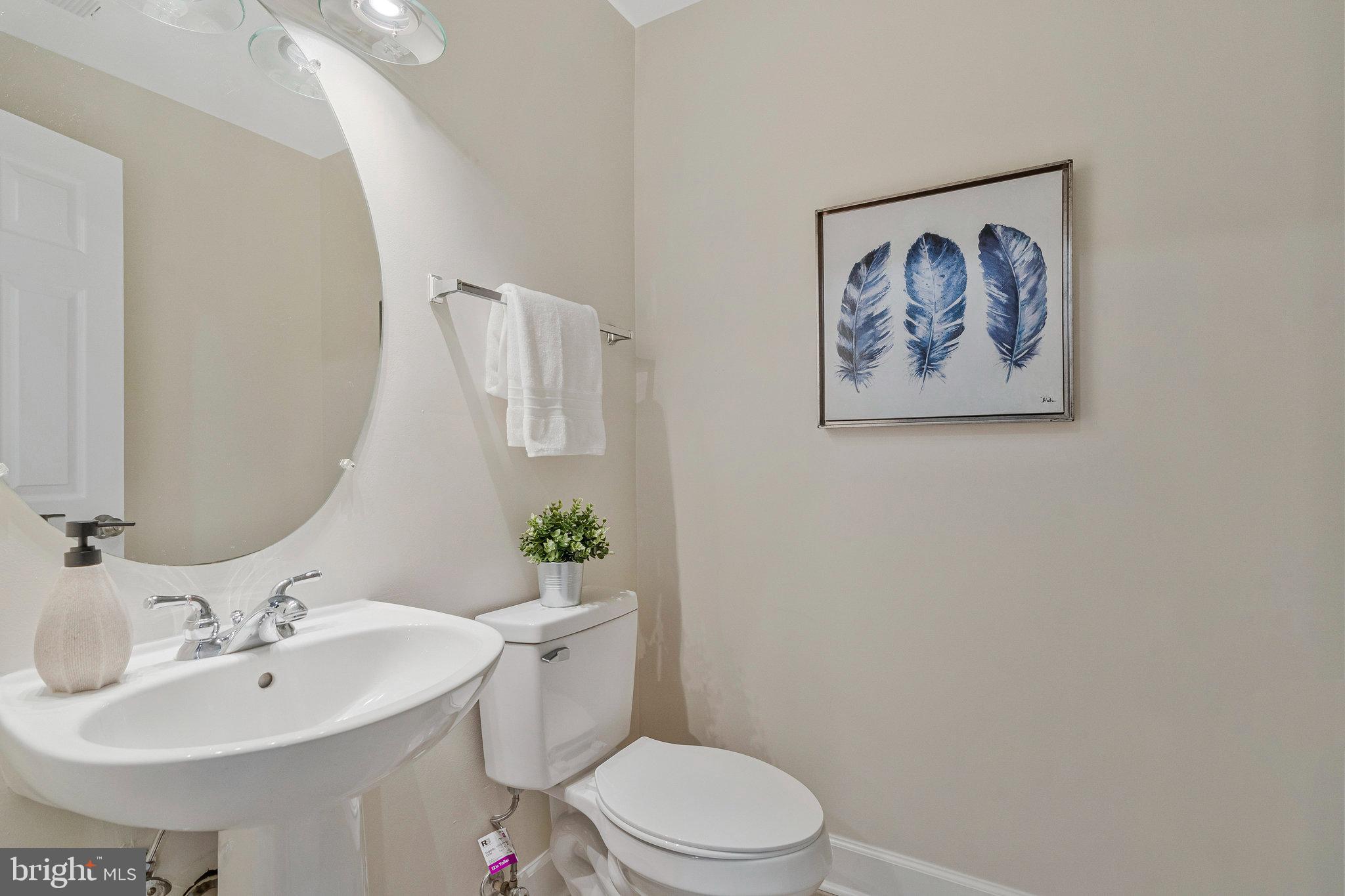 FAIR LAKES COURT - Residential