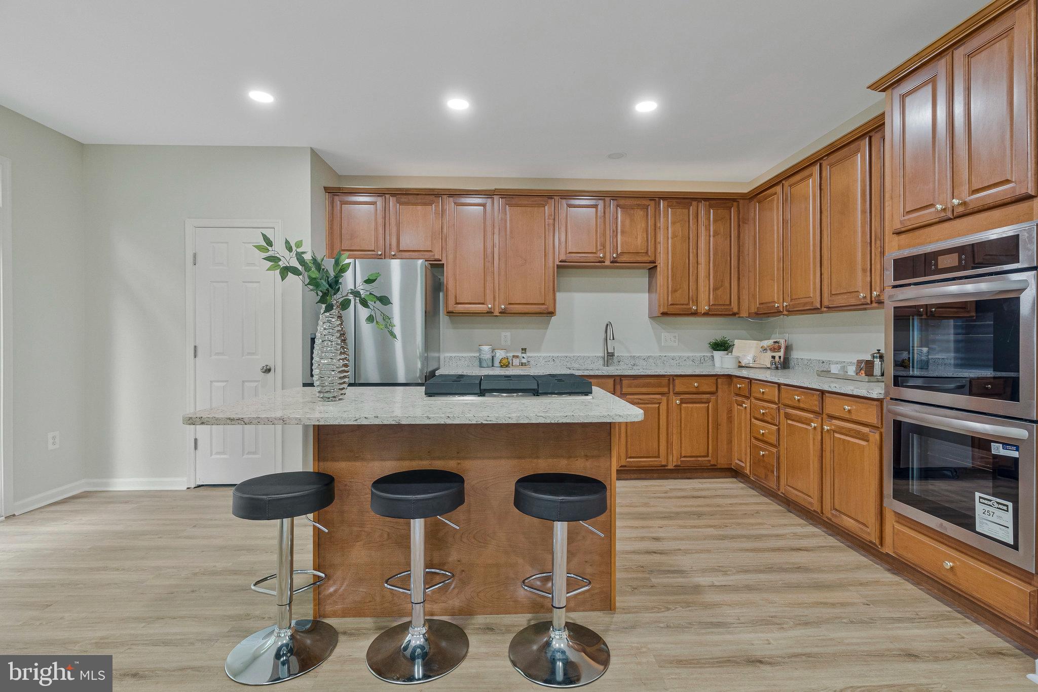 FAIR LAKES COURT - Residential