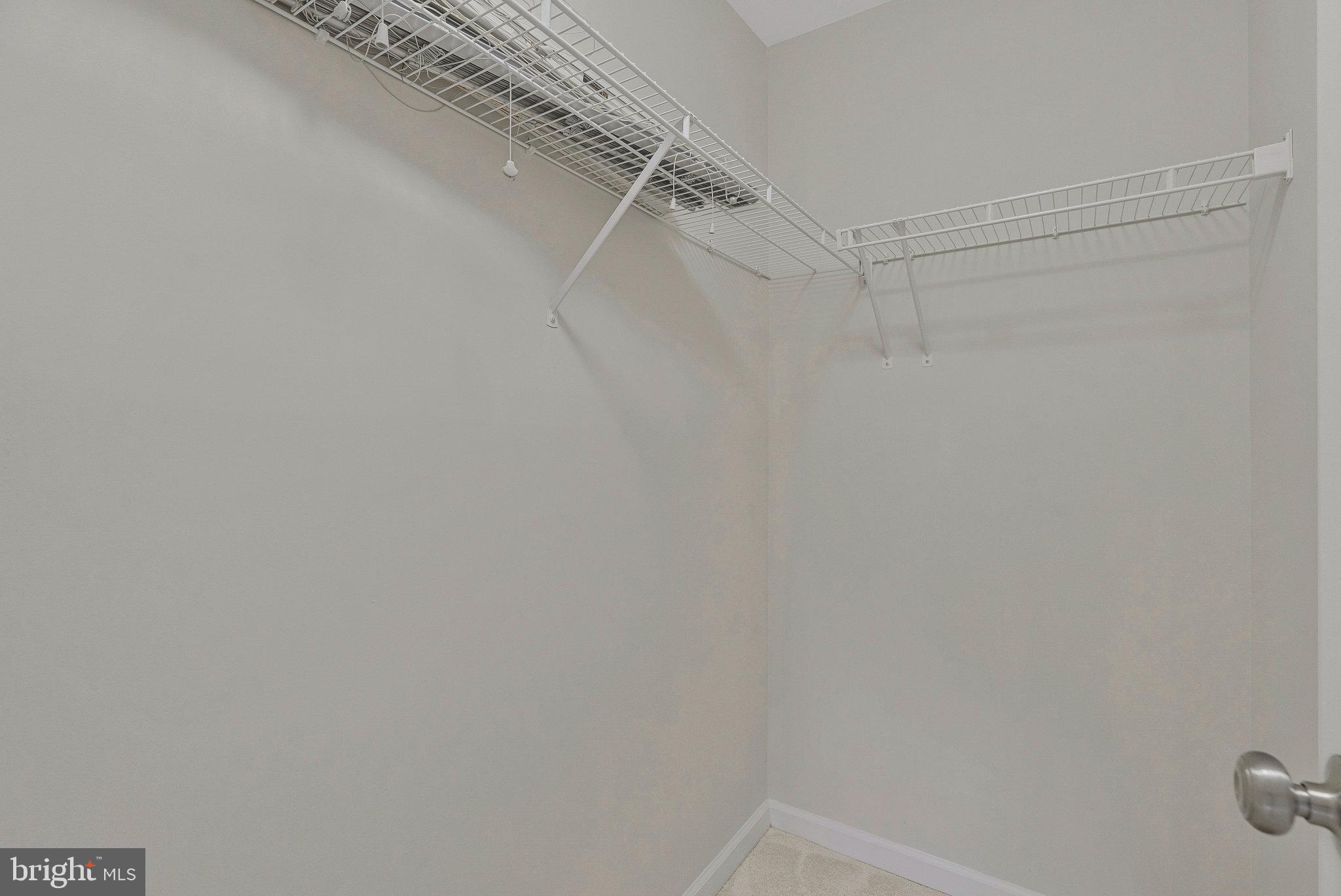 FAIR LAKES COURT - Residential