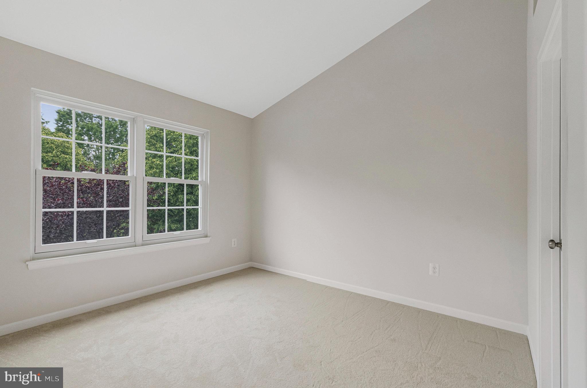 FAIR LAKES COURT - Residential