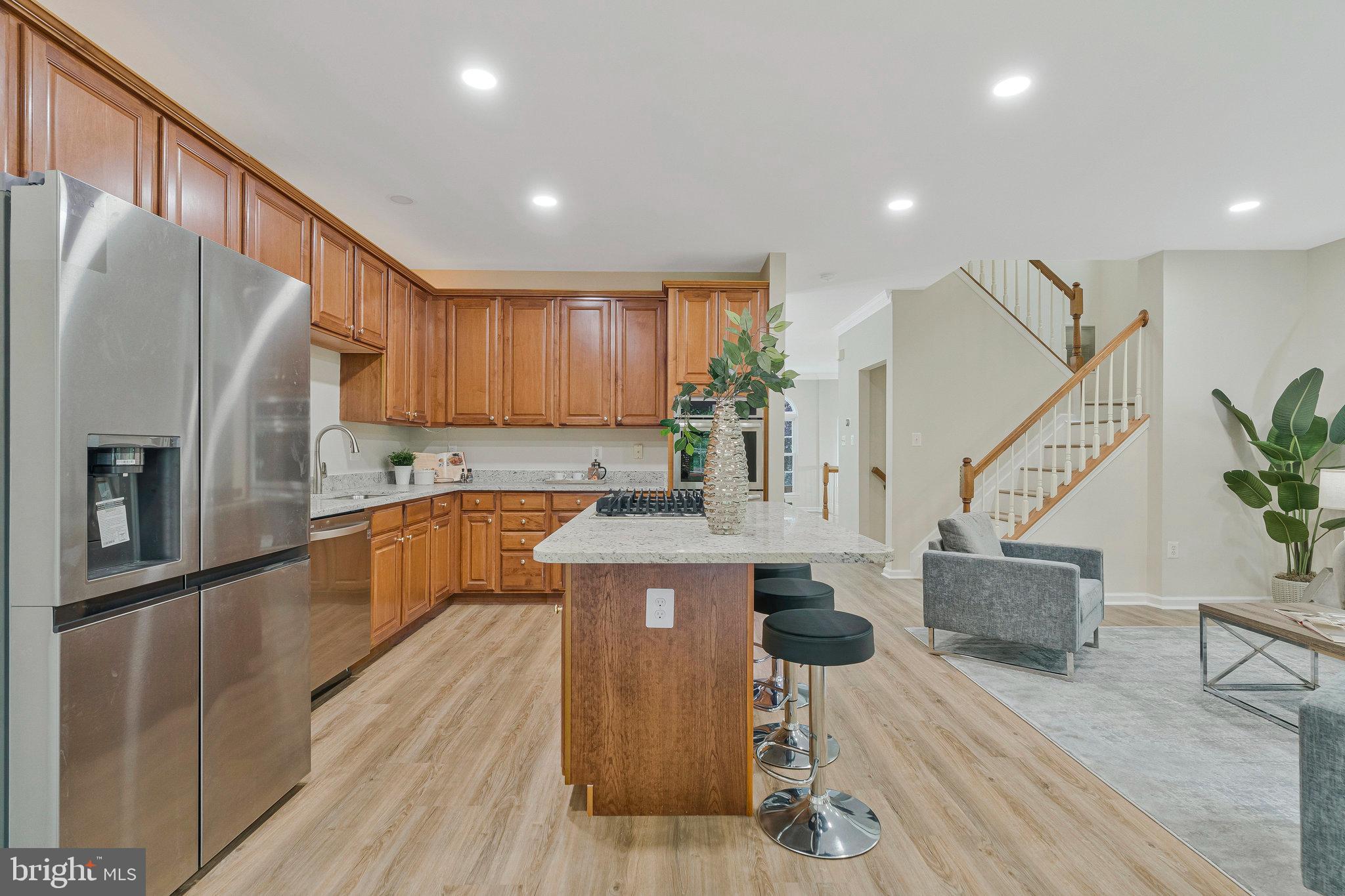 FAIR LAKES COURT - Residential