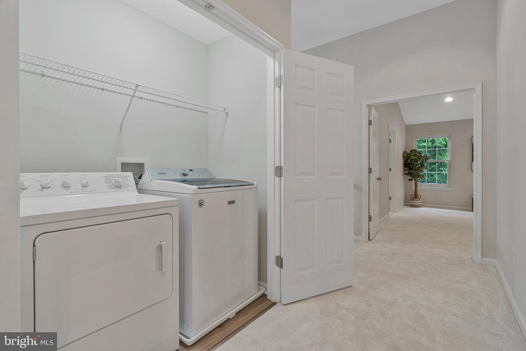 FAIR LAKES COURT - Residential