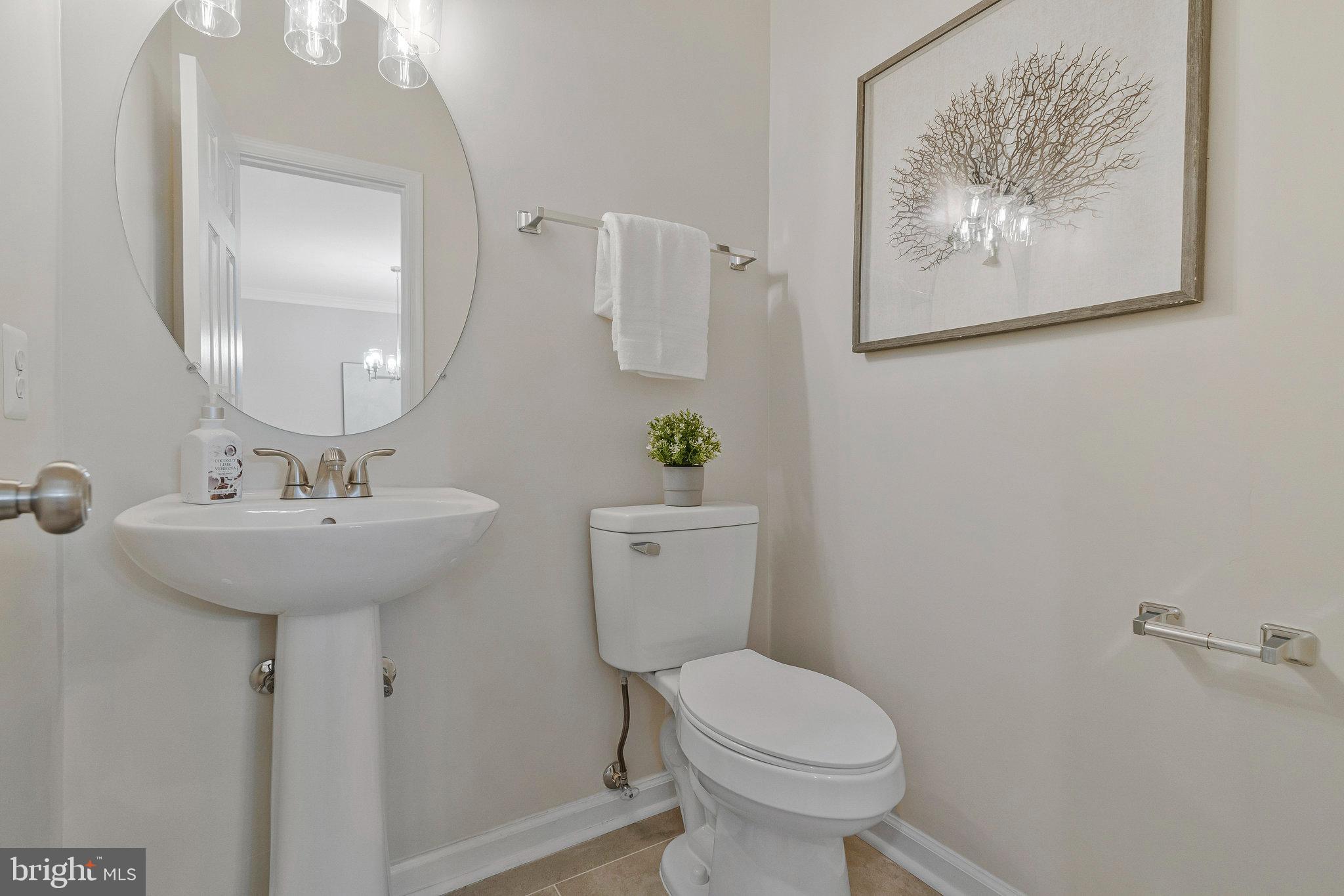 FAIR LAKES COURT - Residential