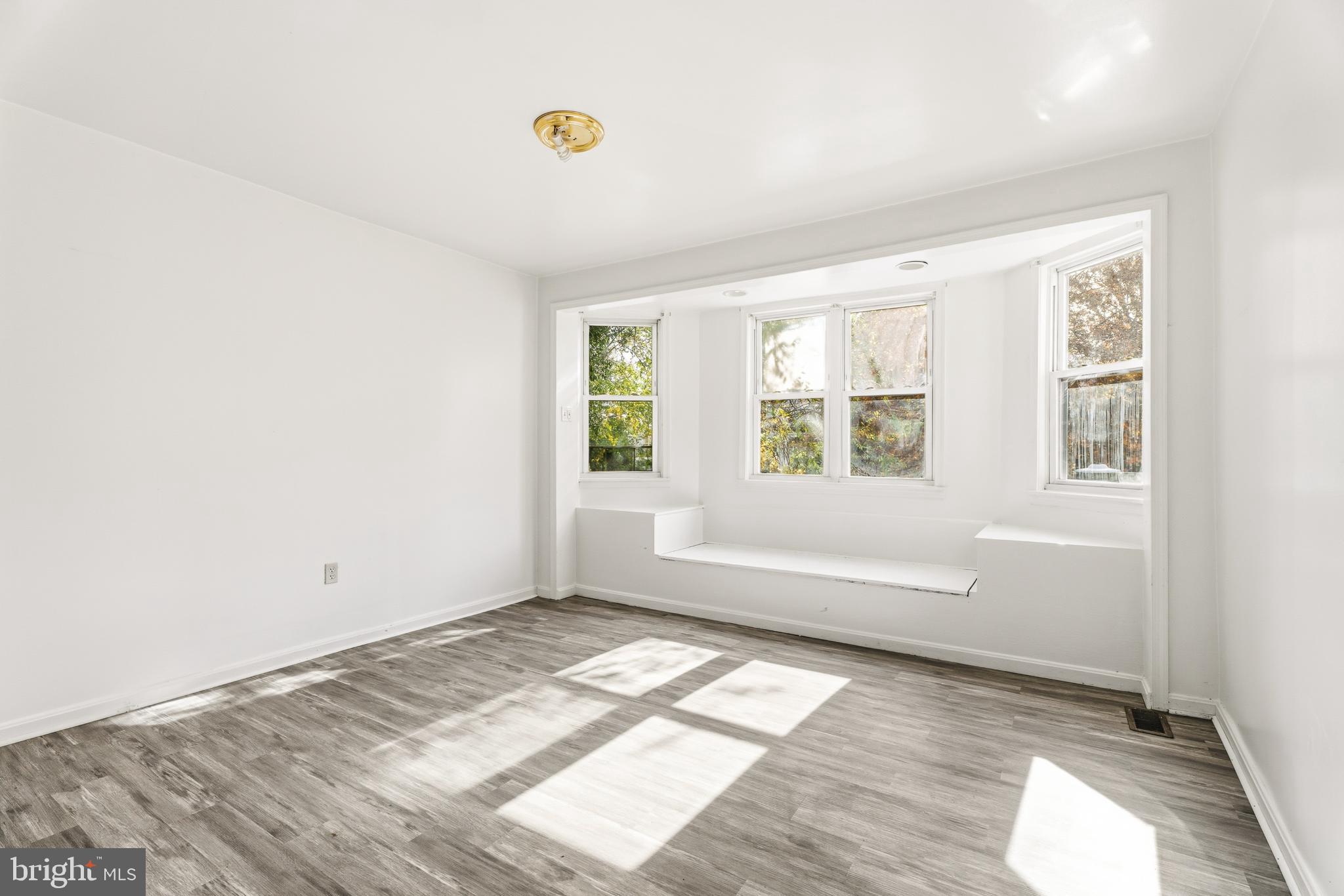 OLD HOMELAND - Residential