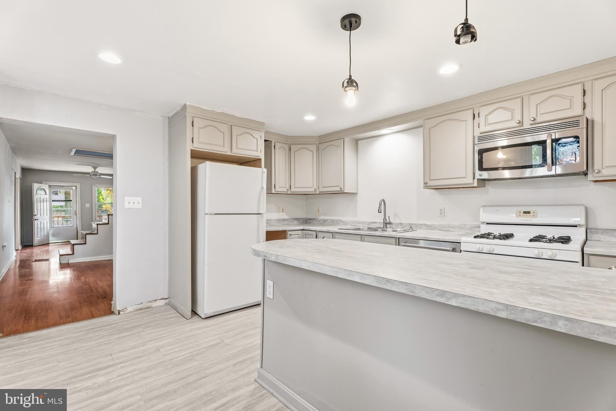 OLD HOMELAND - Residential