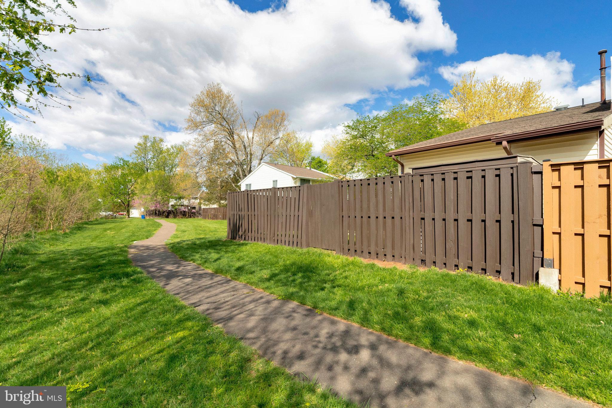 SUGARLAND RUN - Residential