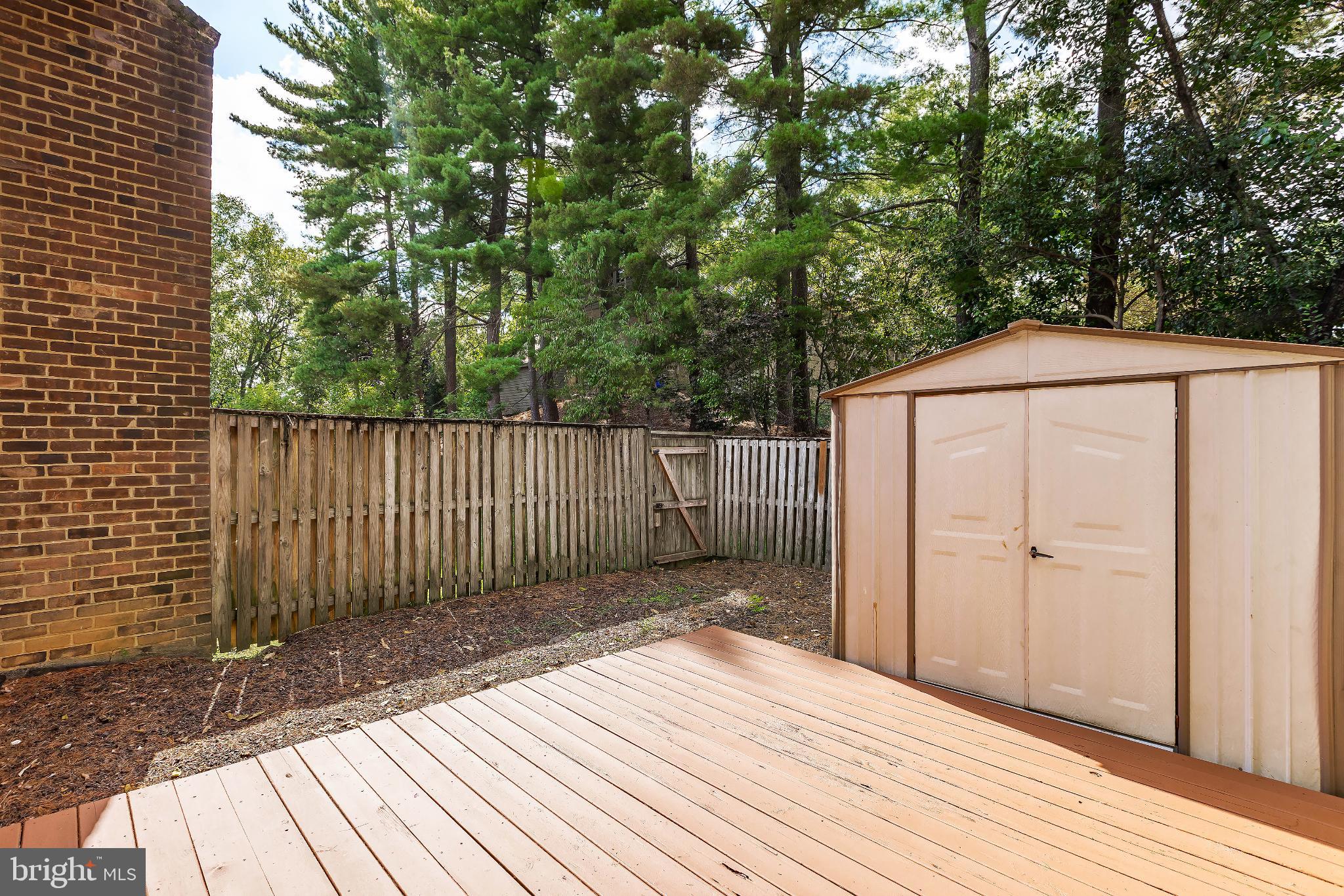 TOWN CENTER - Residential Lease