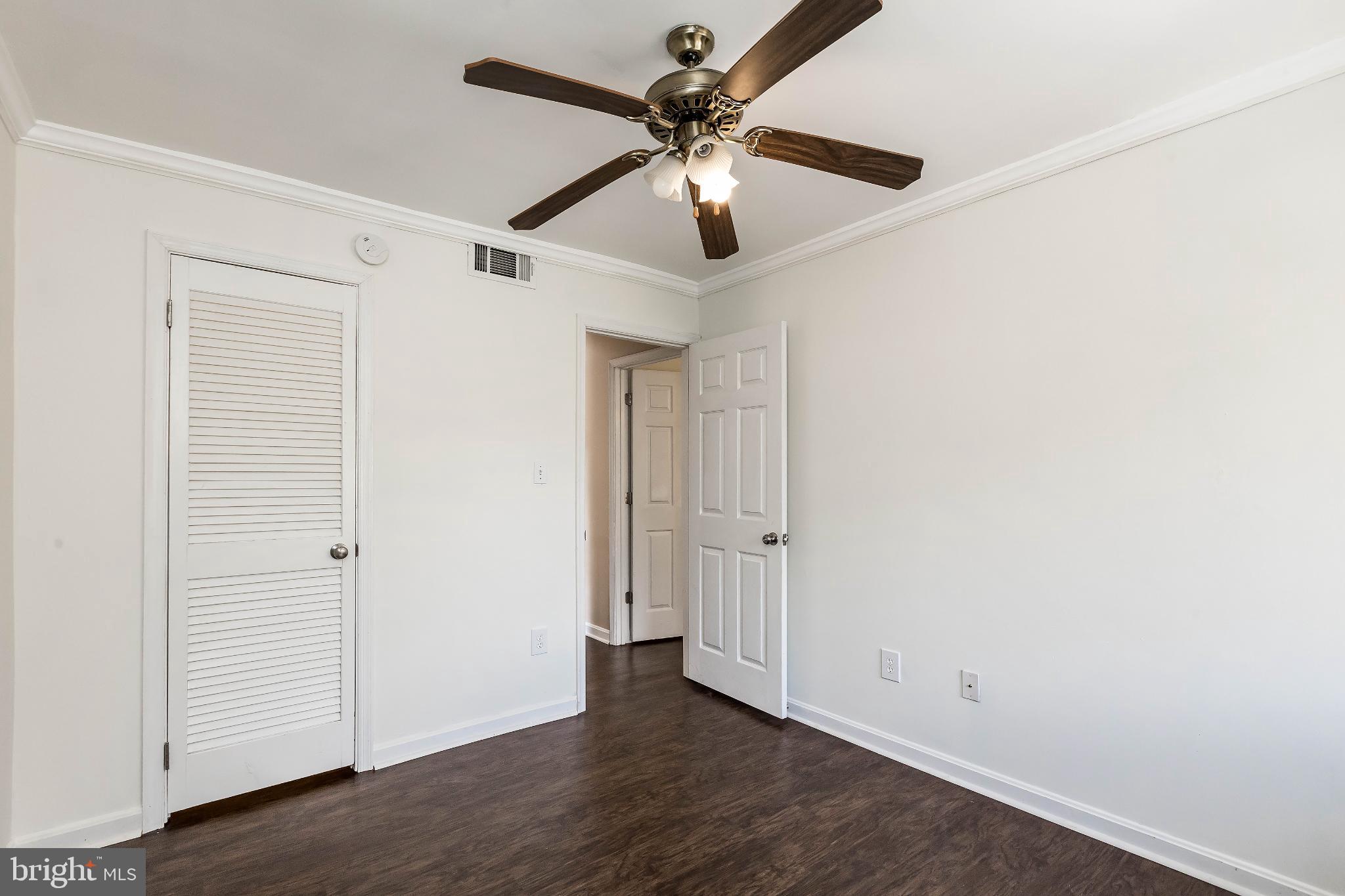 TOWN CENTER - Residential Lease