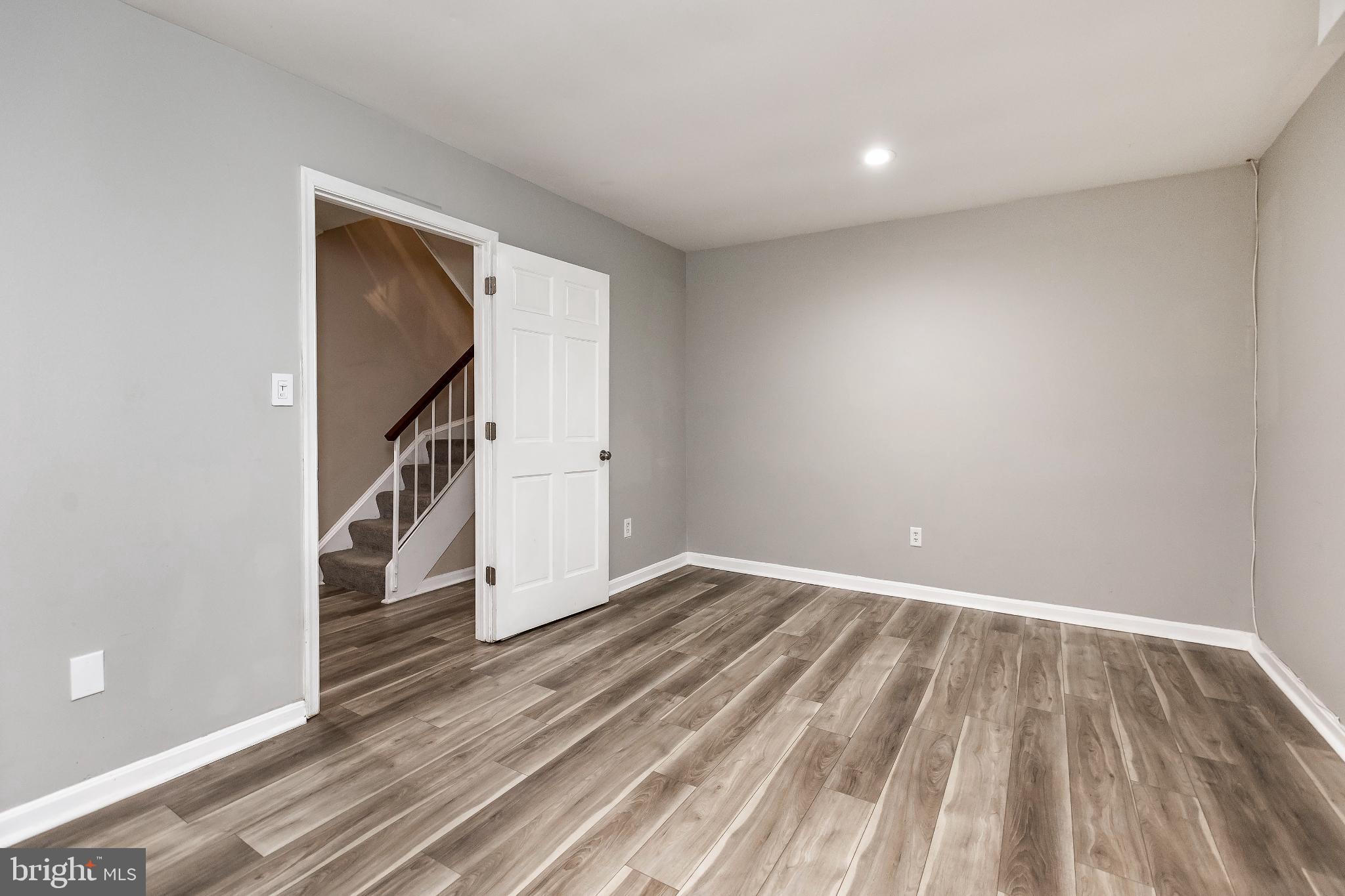 TOWN CENTER - Residential Lease