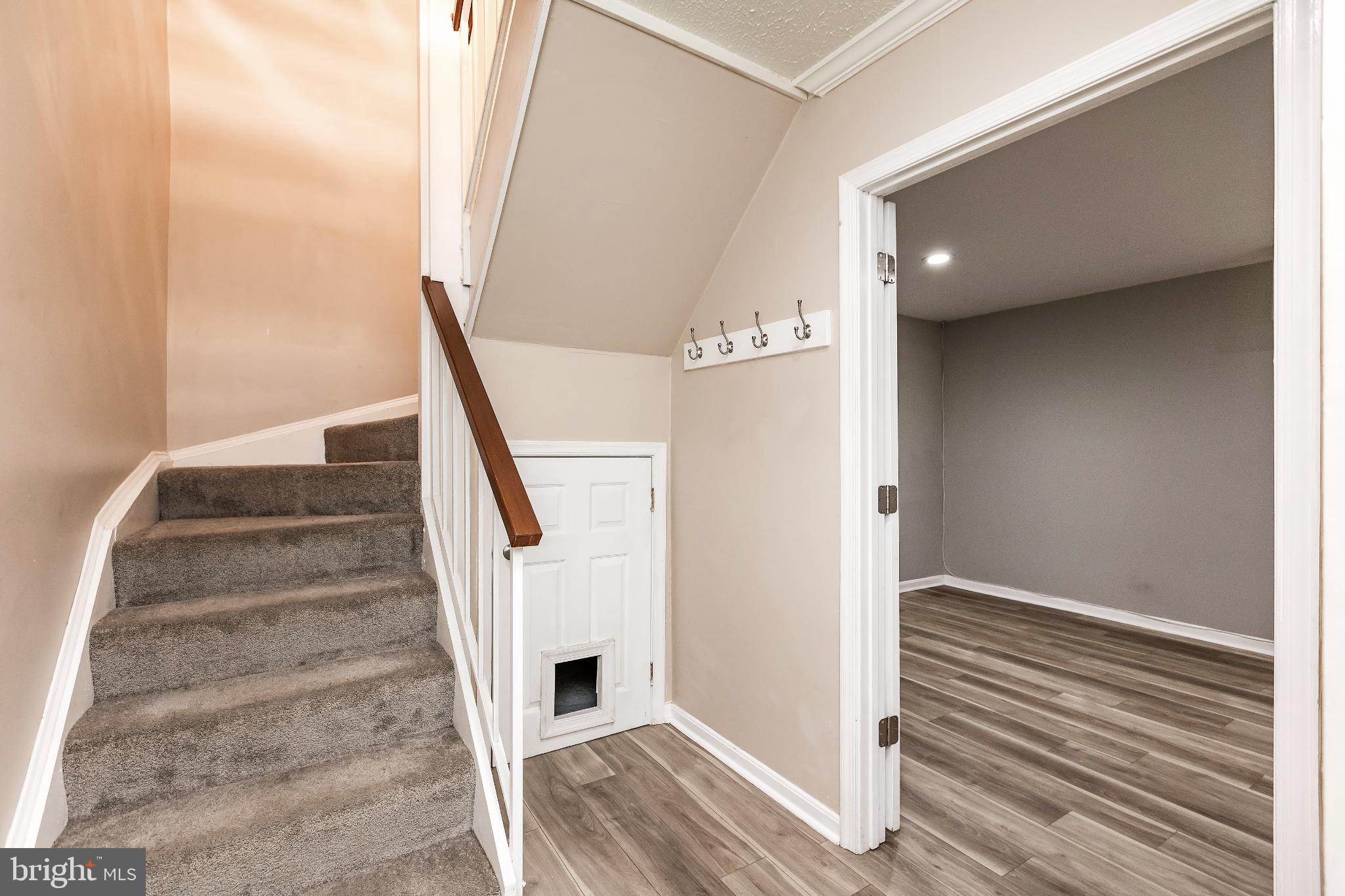 TOWN CENTER - Residential Lease