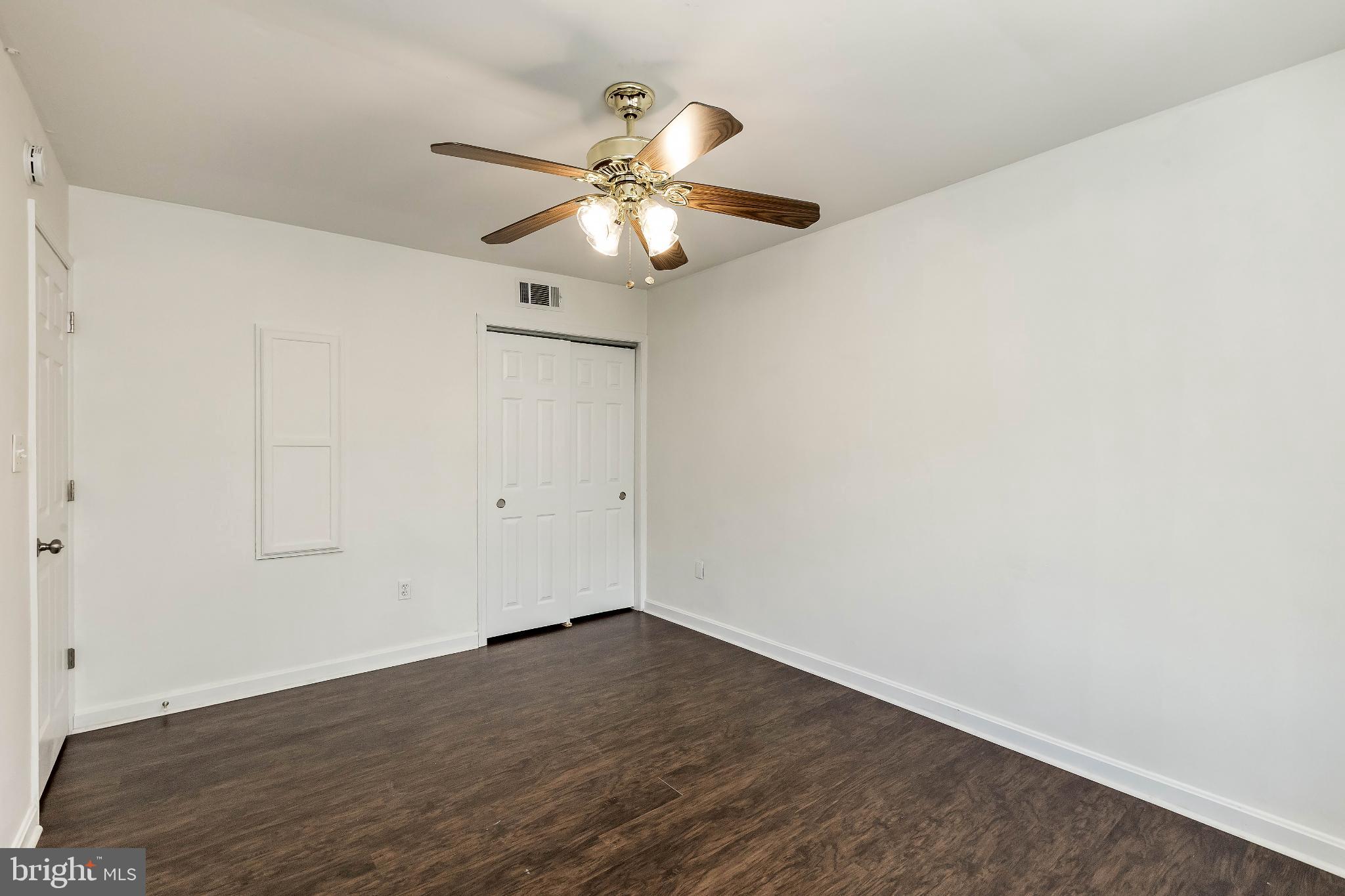 TOWN CENTER - Residential Lease