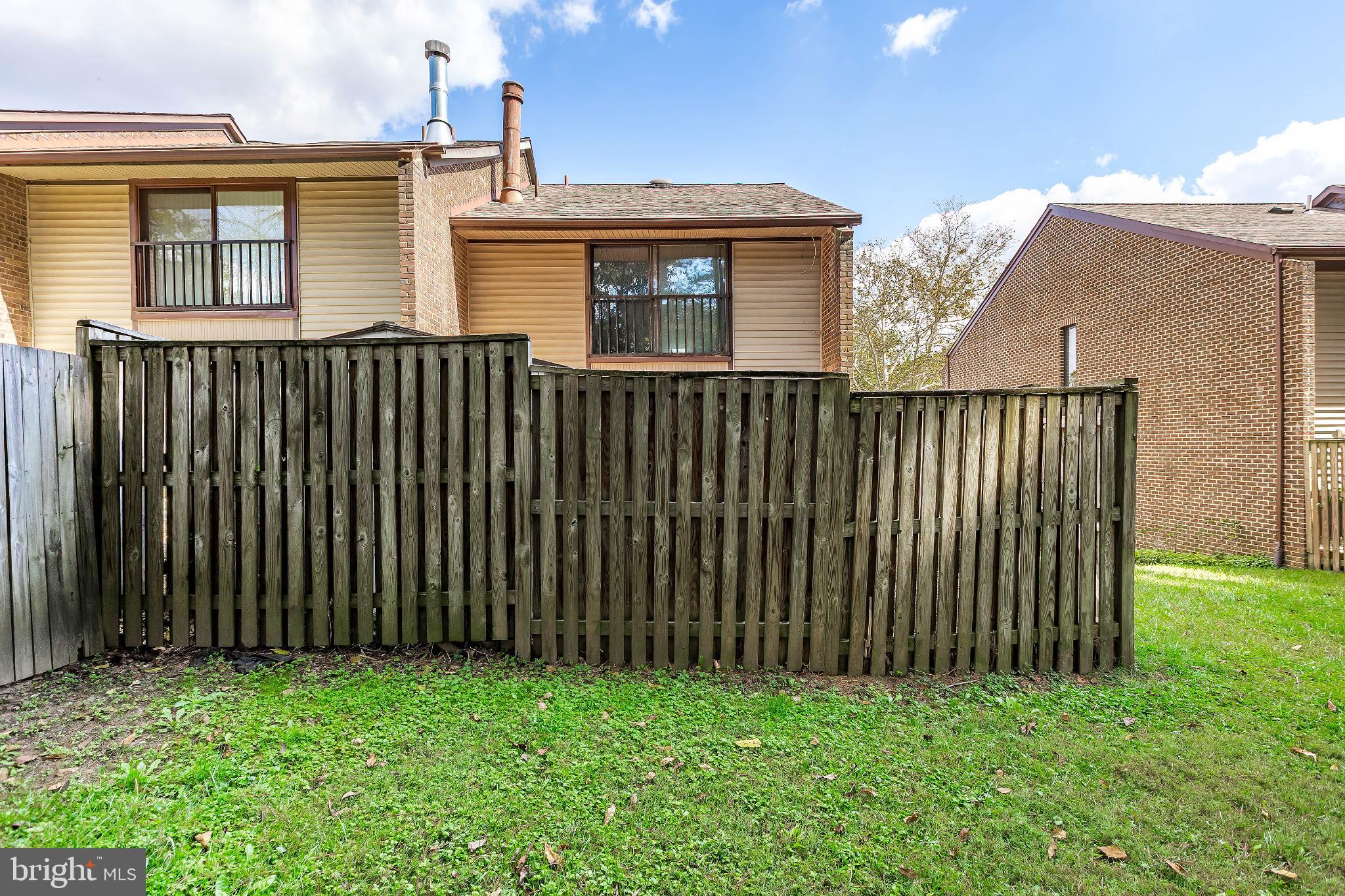 TOWN CENTER - Residential Lease