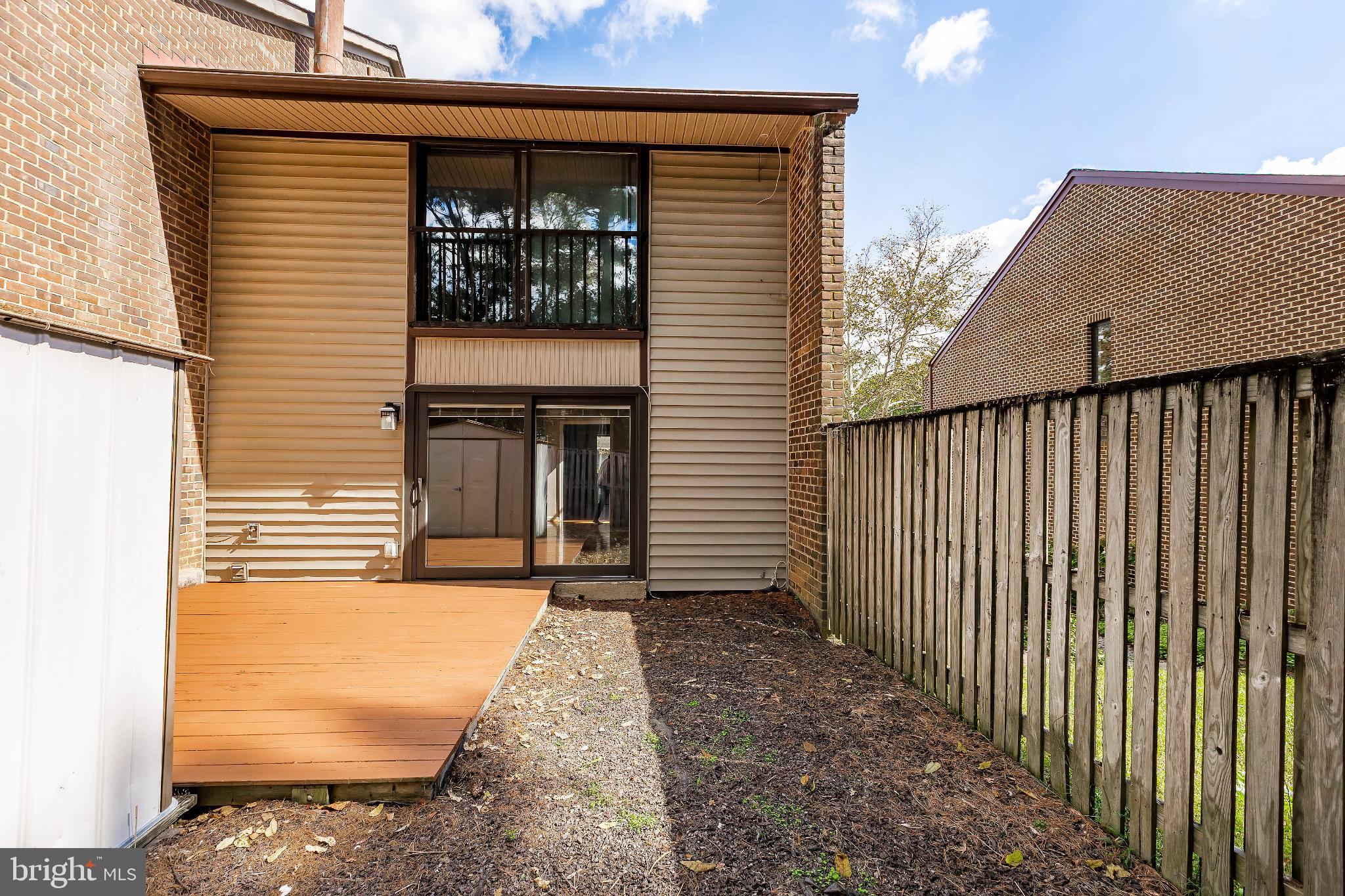 TOWN CENTER - Residential Lease