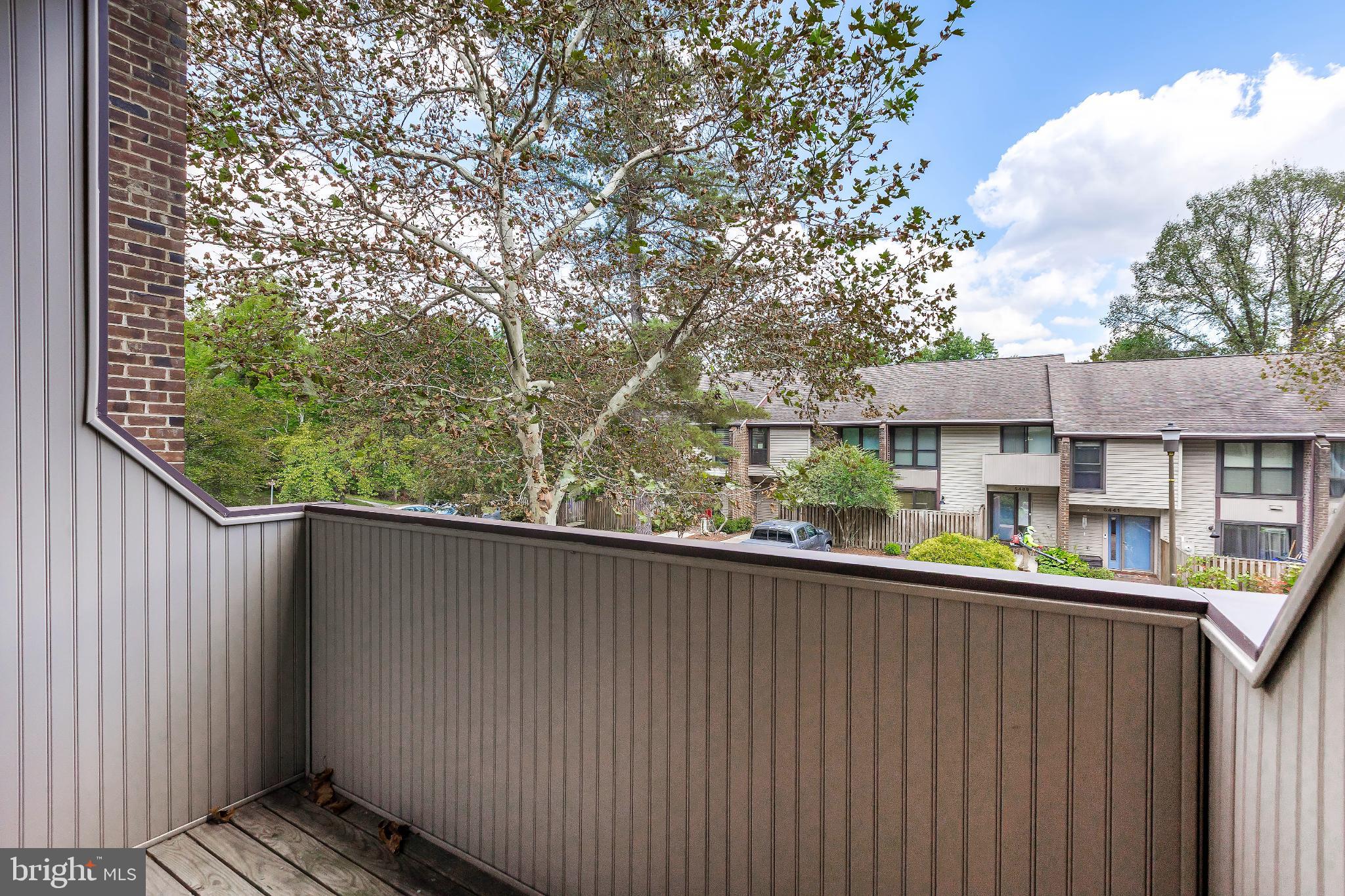 TOWN CENTER - Residential Lease