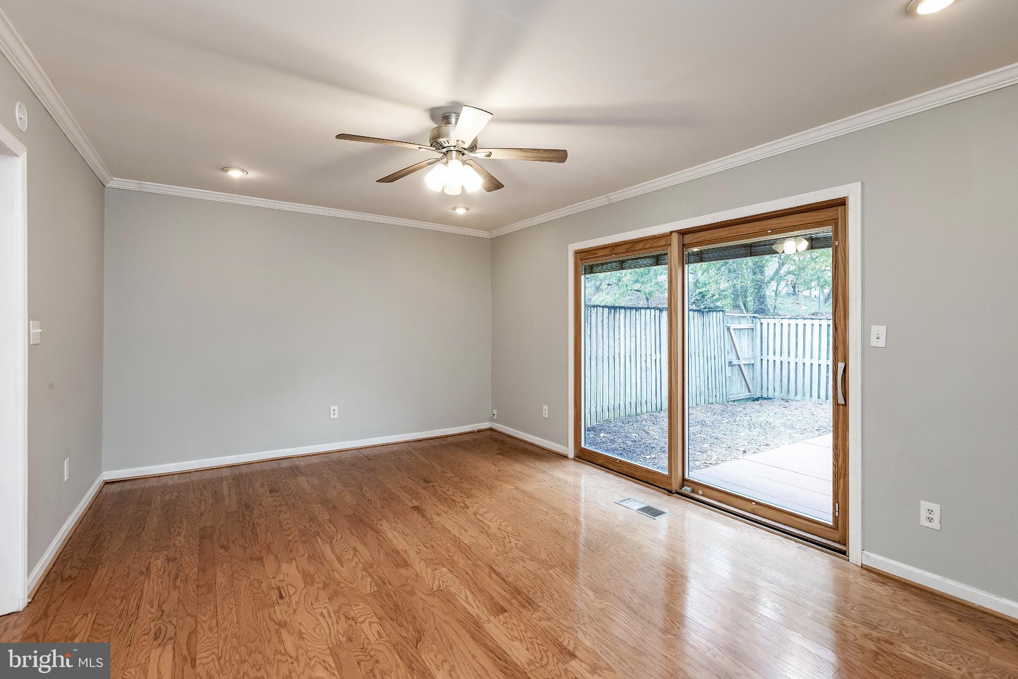 TOWN CENTER - Residential Lease