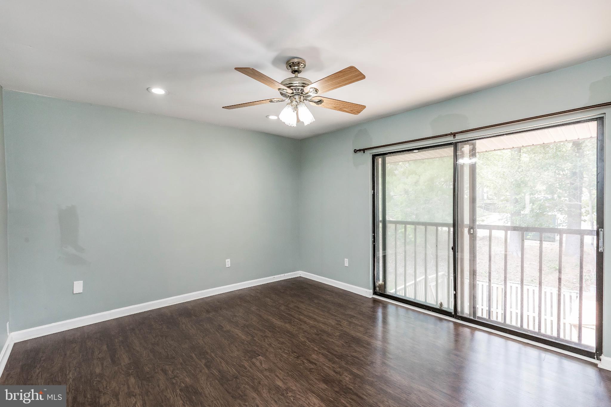 TOWN CENTER - Residential Lease