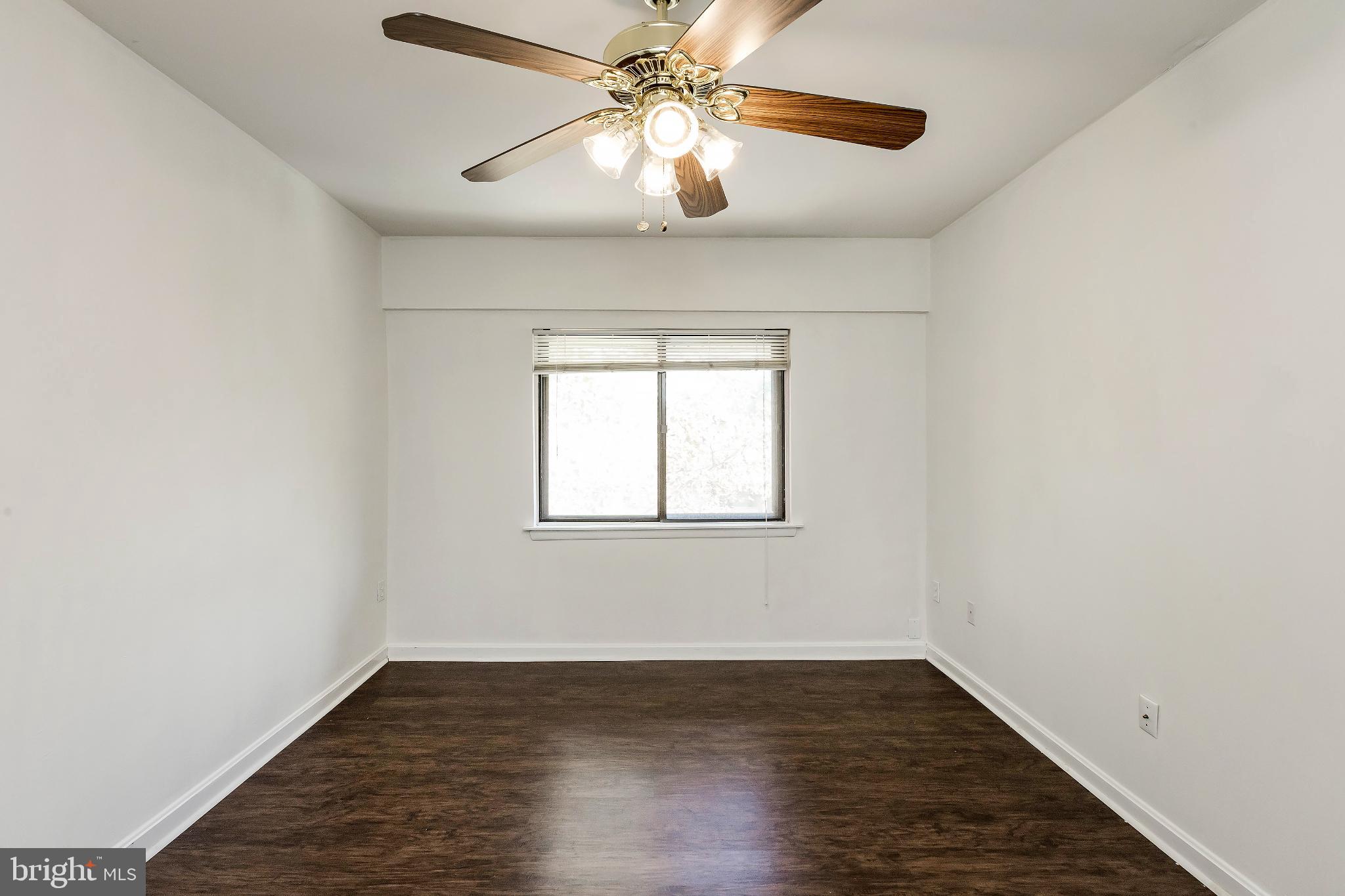 TOWN CENTER - Residential Lease