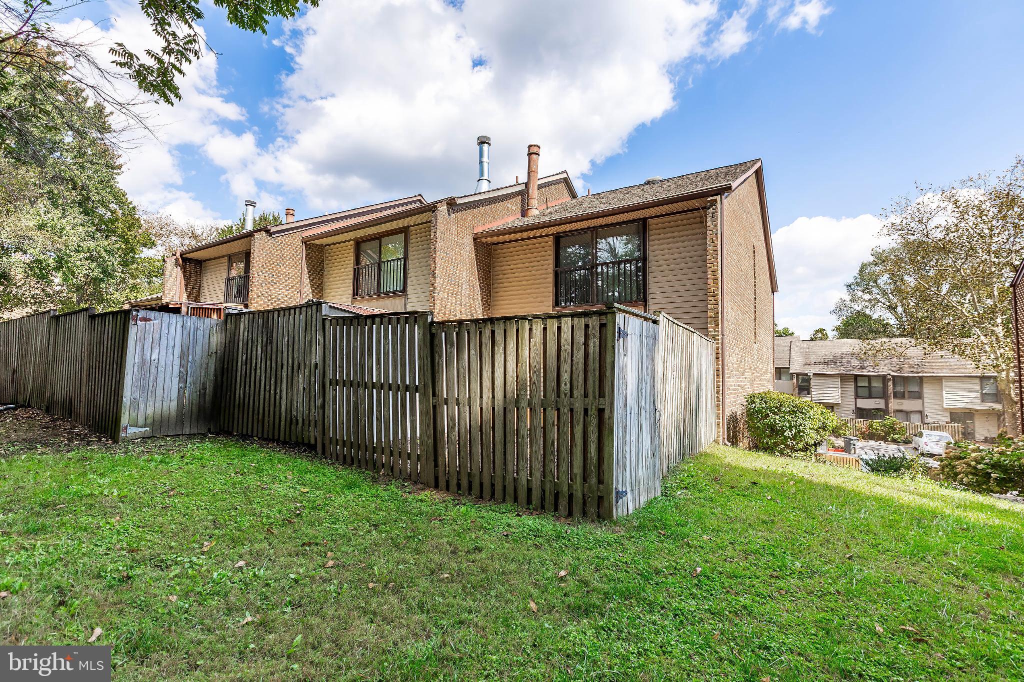 TOWN CENTER - Residential Lease