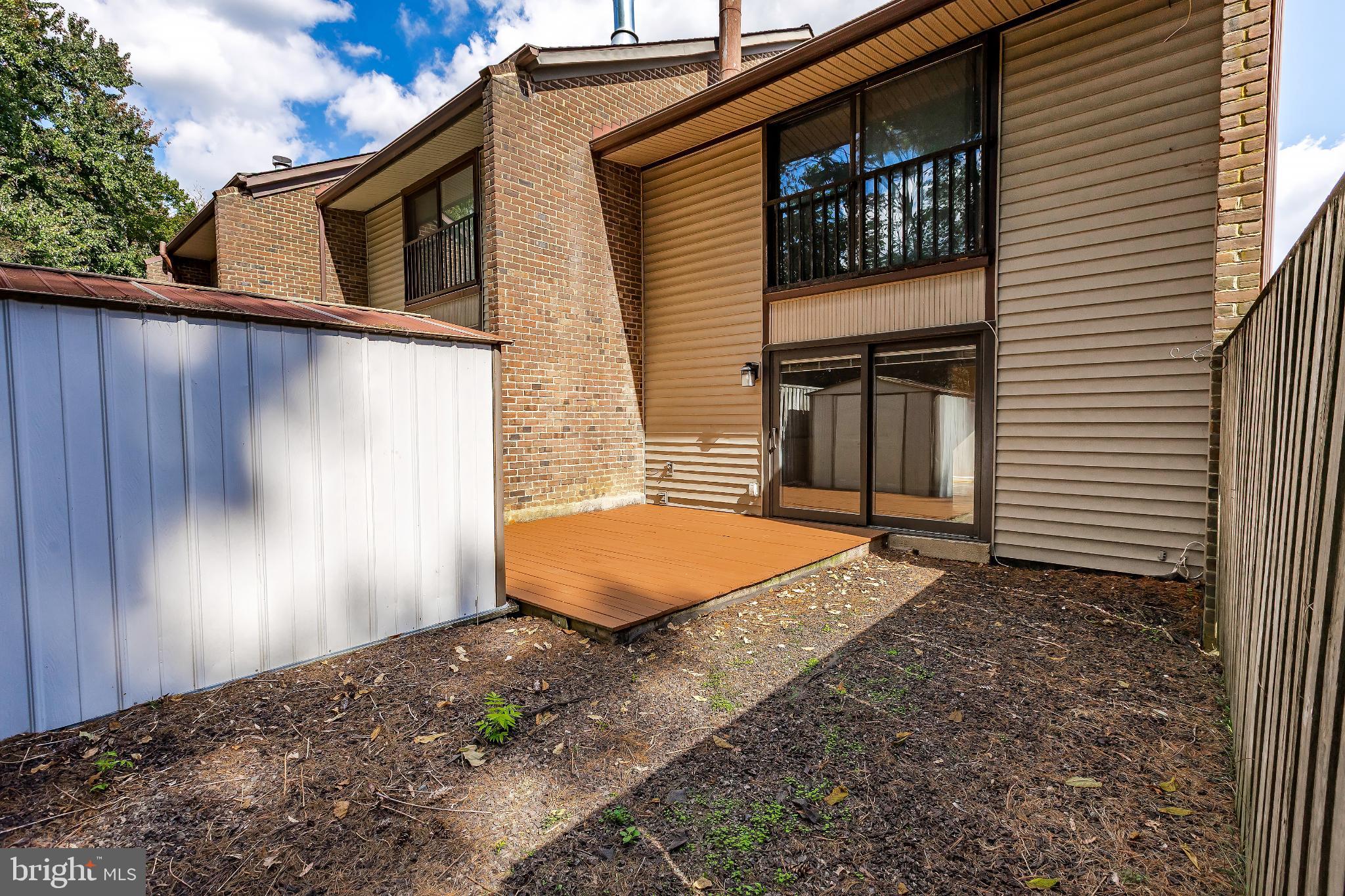 TOWN CENTER - Residential Lease