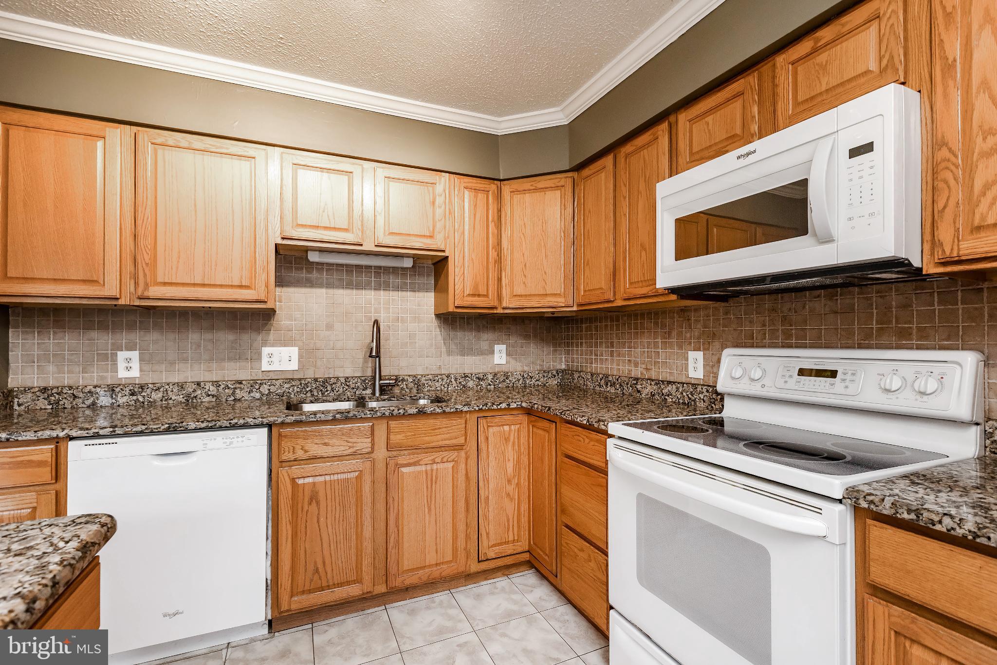 TOWN CENTER - Residential Lease