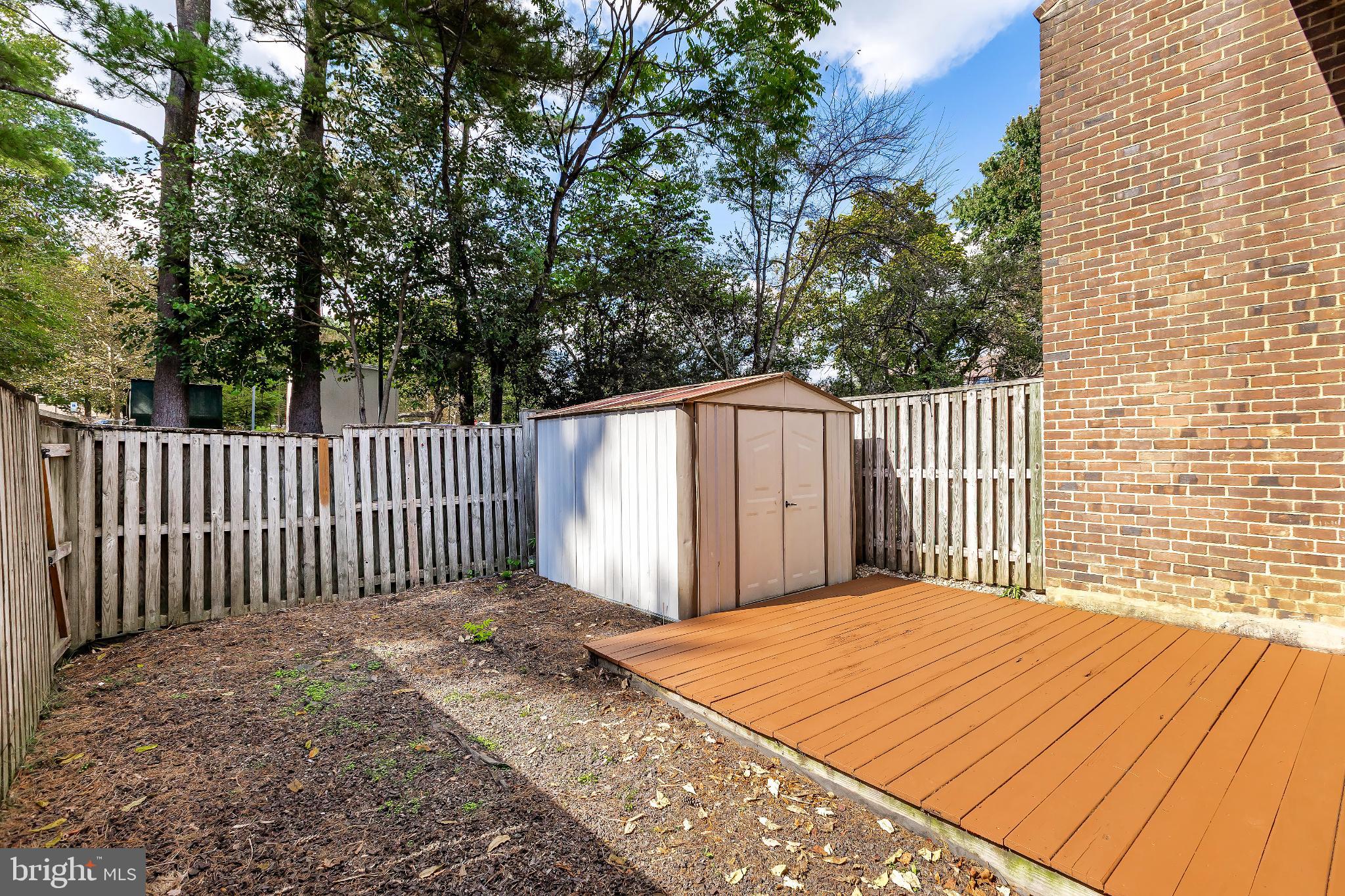 TOWN CENTER - Residential Lease