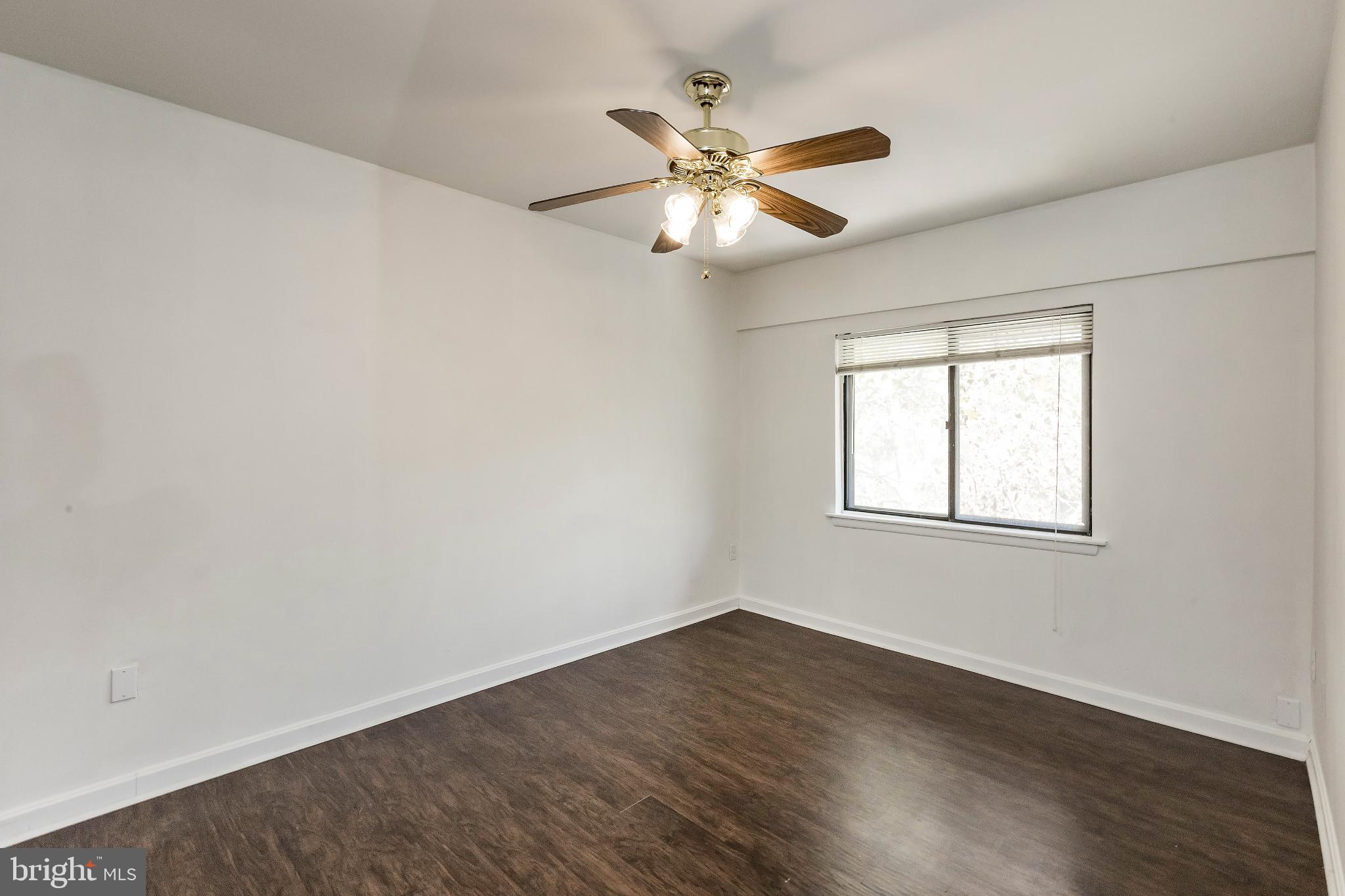 TOWN CENTER - Residential Lease