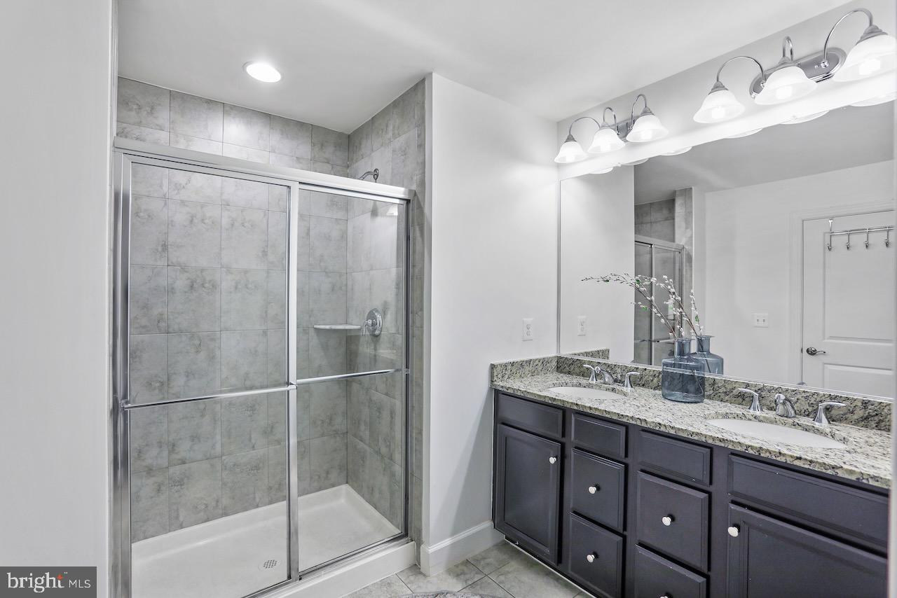 BRADLEY SQUARE - Residential