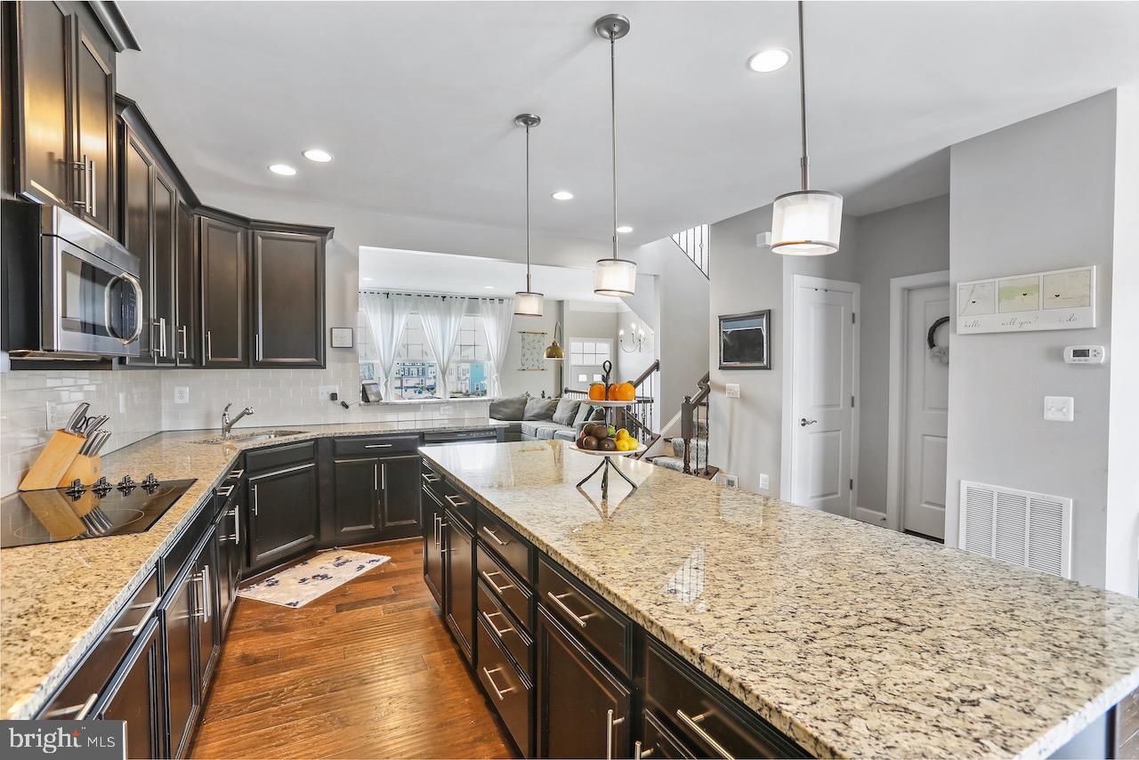 BRADLEY SQUARE - Residential