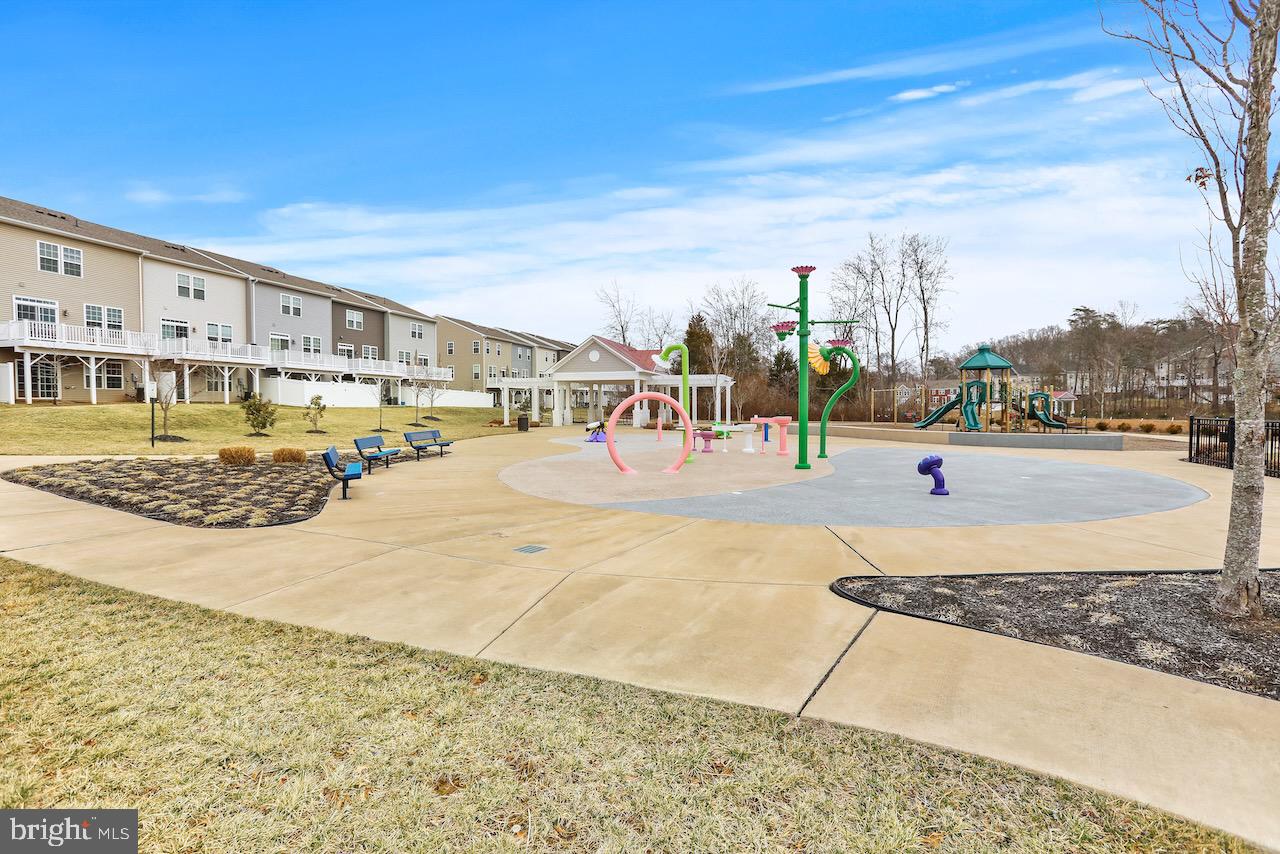 BRADLEY SQUARE - Residential