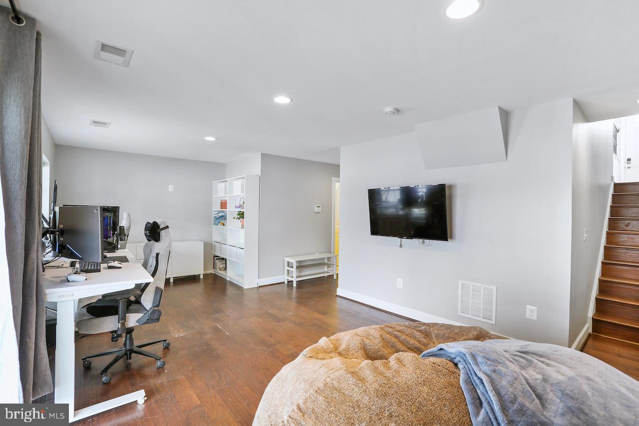 BRADLEY SQUARE - Residential