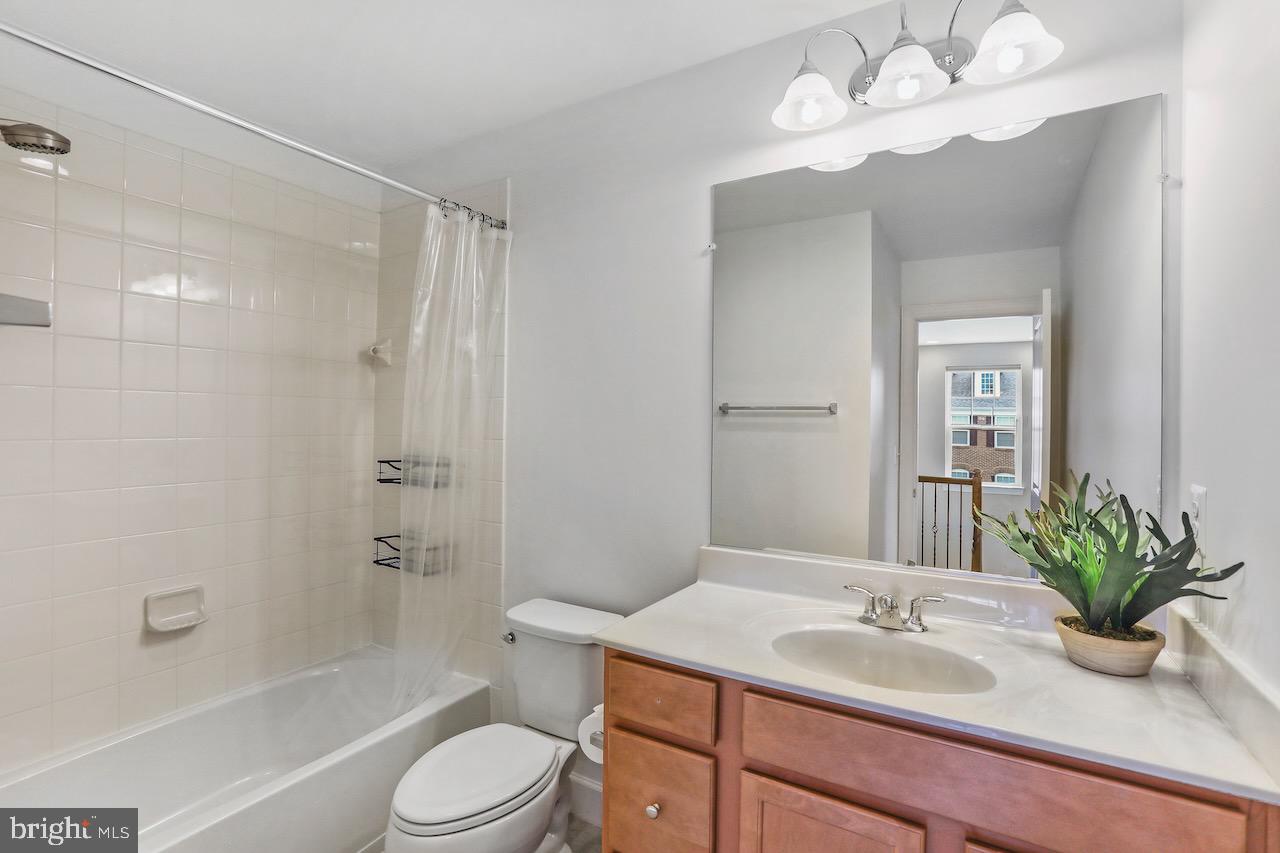 BRADLEY SQUARE - Residential