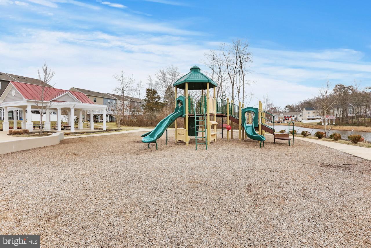 BRADLEY SQUARE - Residential